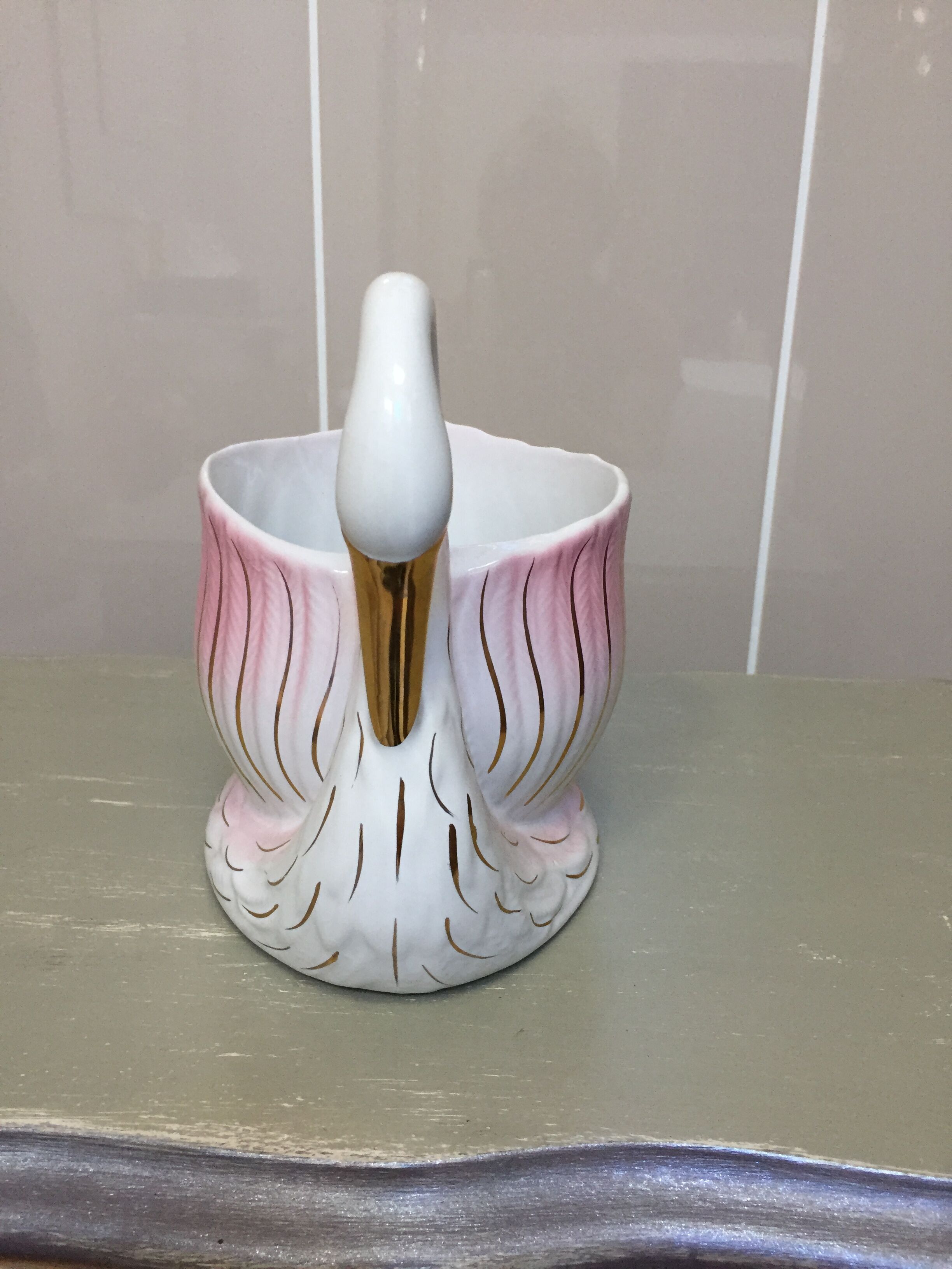 Vintage porcelain swan pot cache