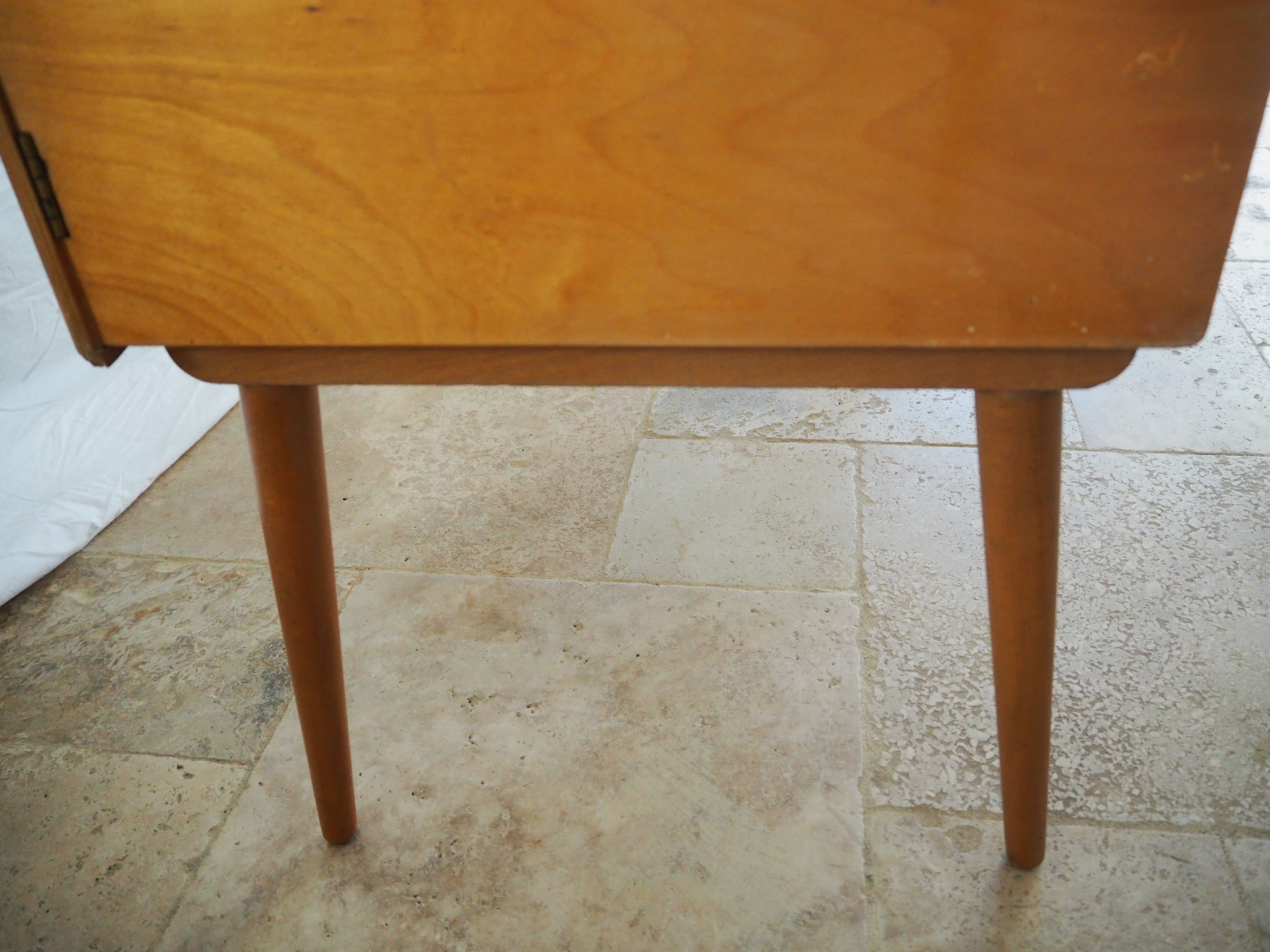 Bureau en bois plateau formica des années 60