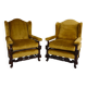 Paire de fauteuils en noyer sculpté du XIXe siècle – motifs floraux – revêtement en velours