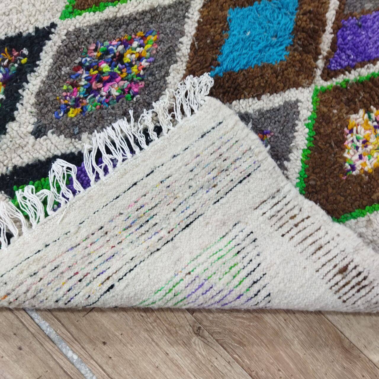 Handcrafted moroccan berber rug 178 x 114 cm