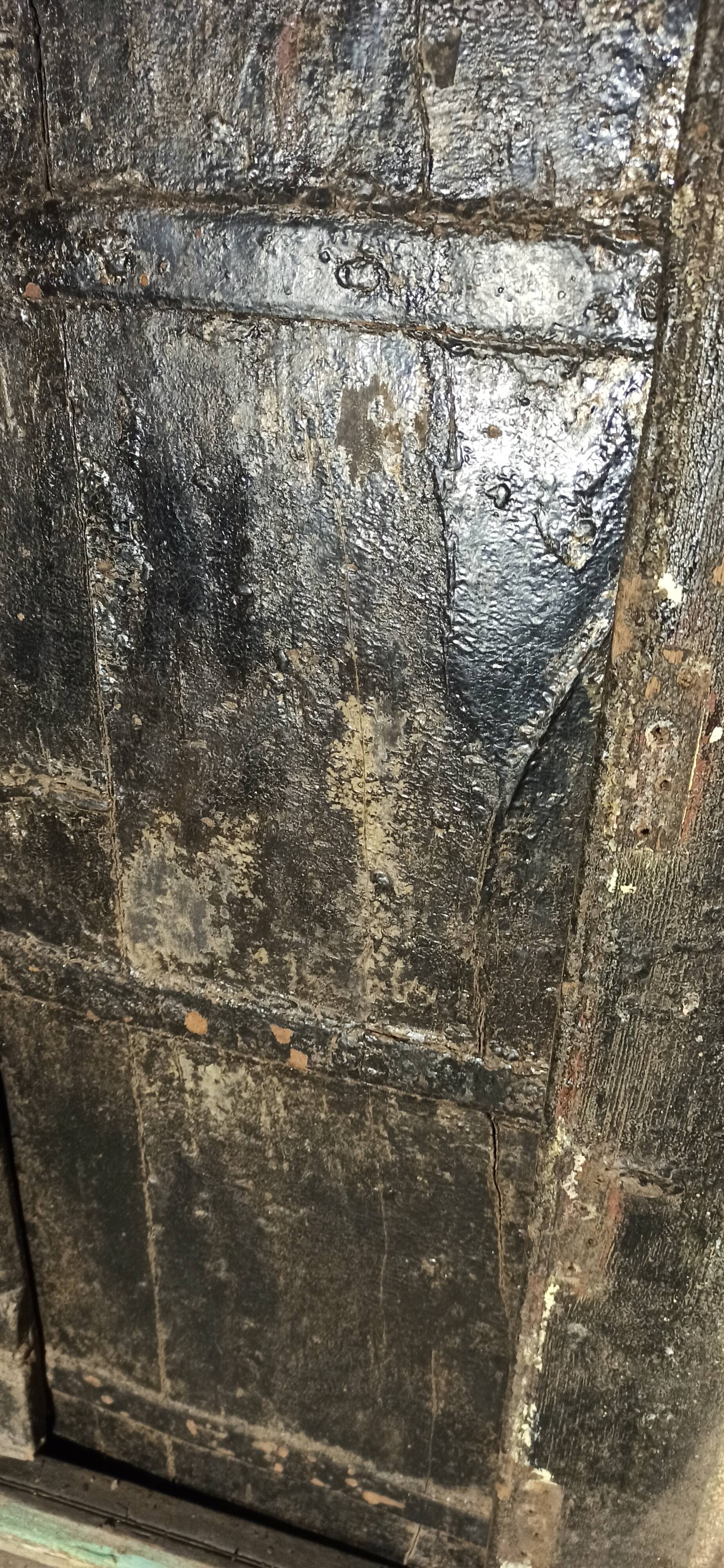 Porte ancienne en bois avec cadre