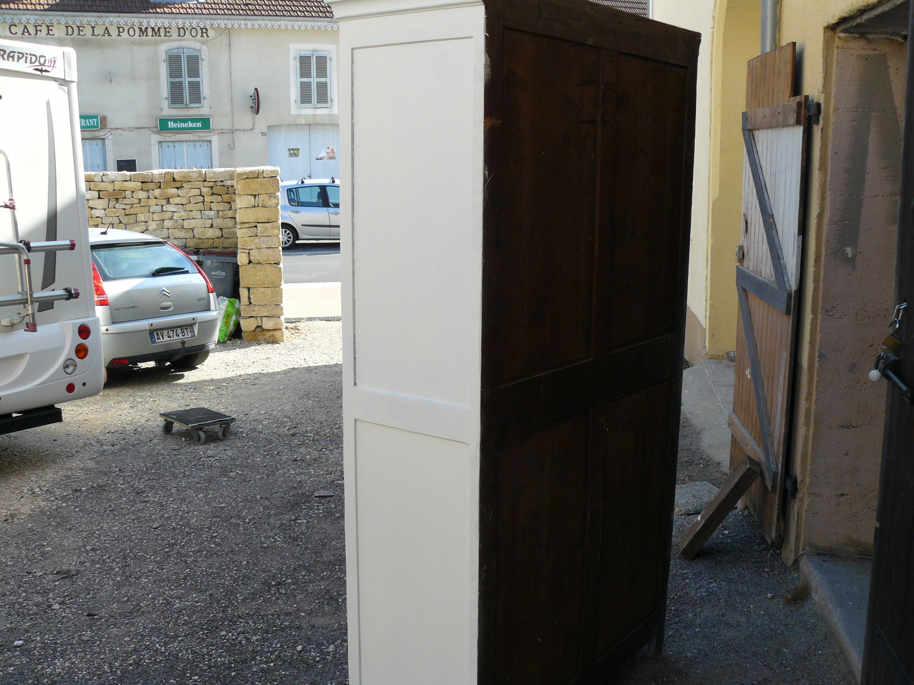 Armoire