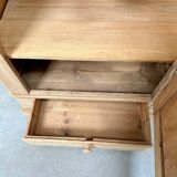English bonnet maker with wardrobe (renovated)
