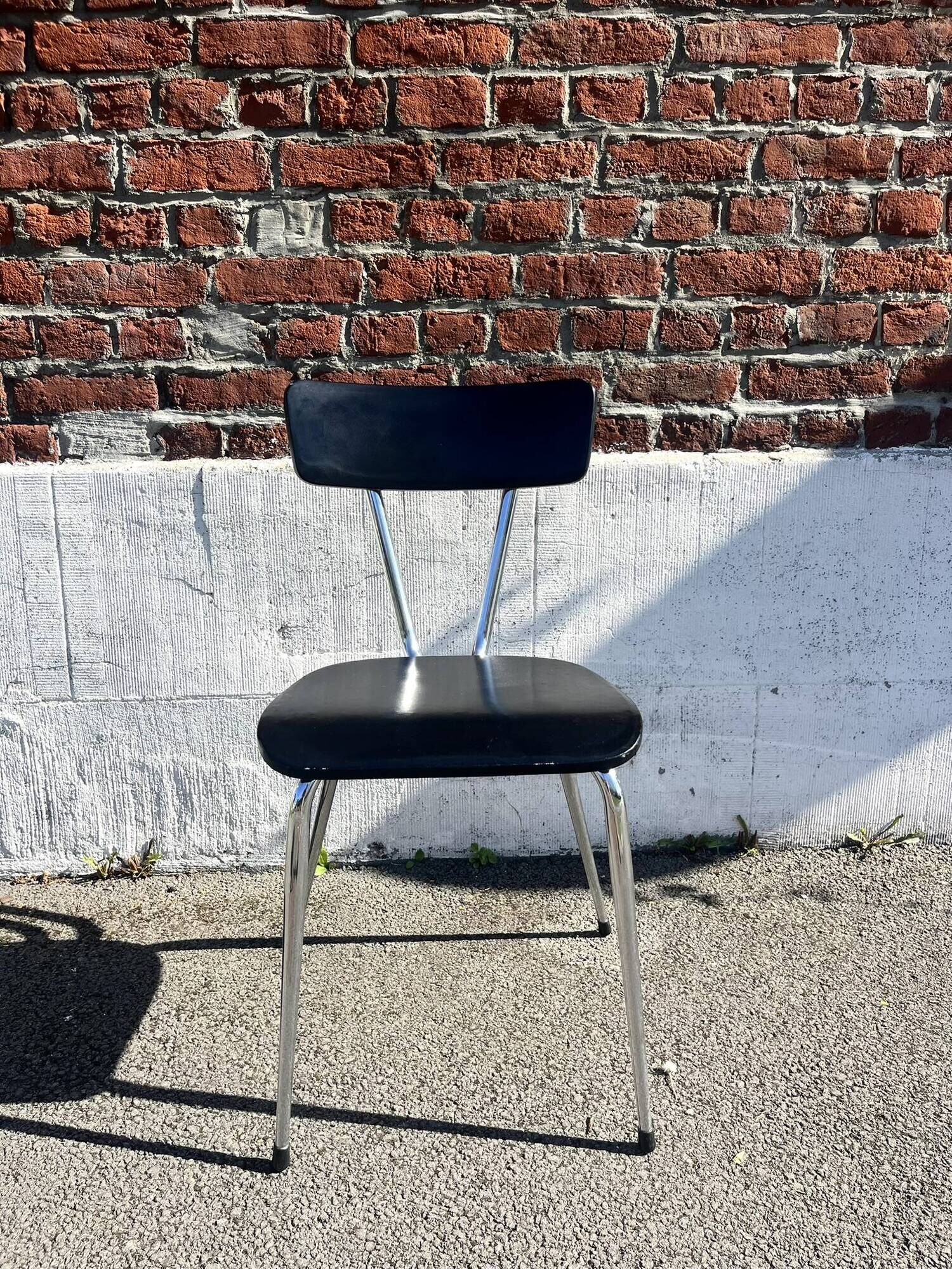 Lot 4 chaises vintage skaï noir et métal chromé