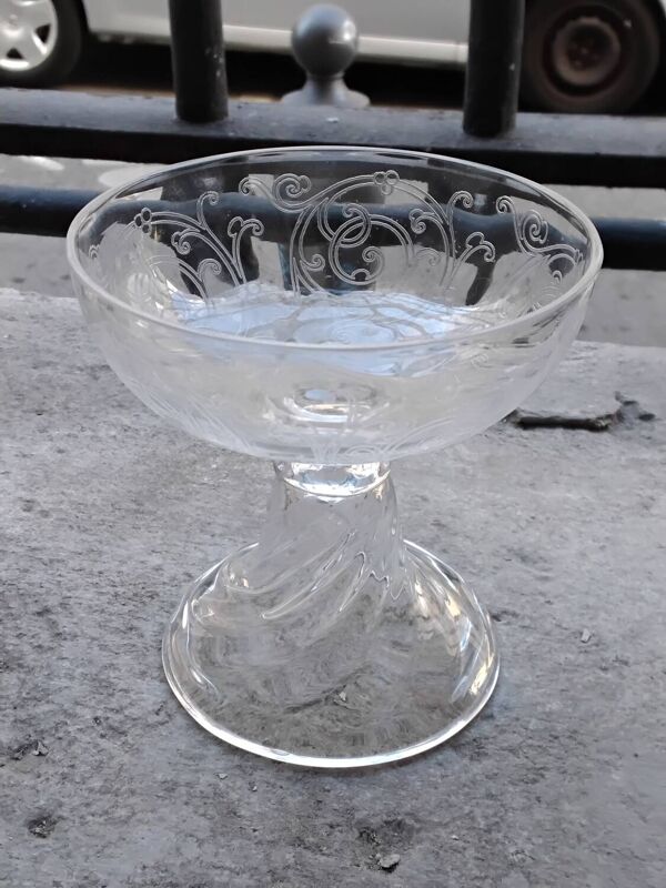 5 coupes à champagne cristal saint louis cluny grave 12cl avant 1936