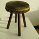 Tabouret en bois et velours à franges