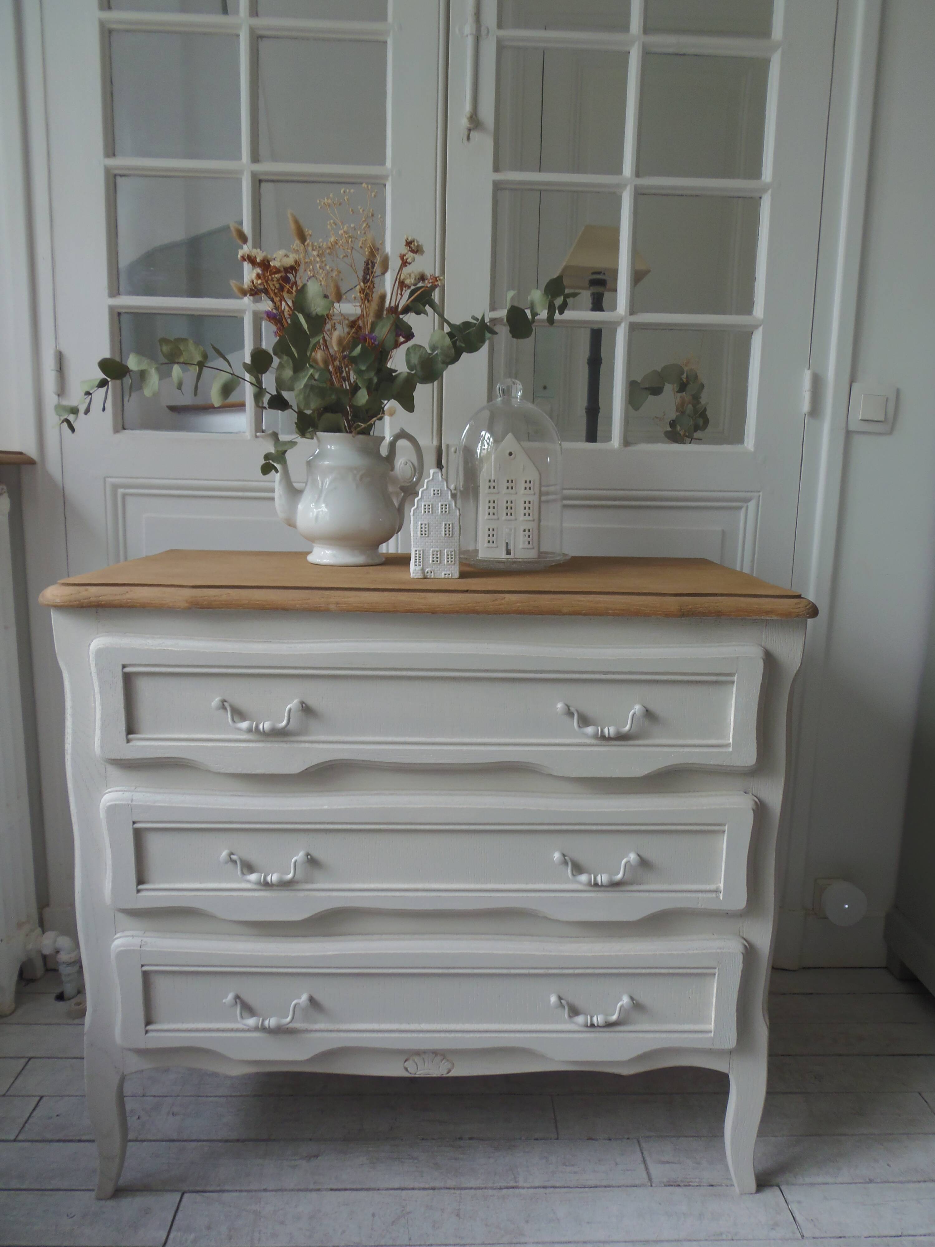 Vintage chest of drawers with pearl gray patina and waxed finish, 3 drawers, wooden top.