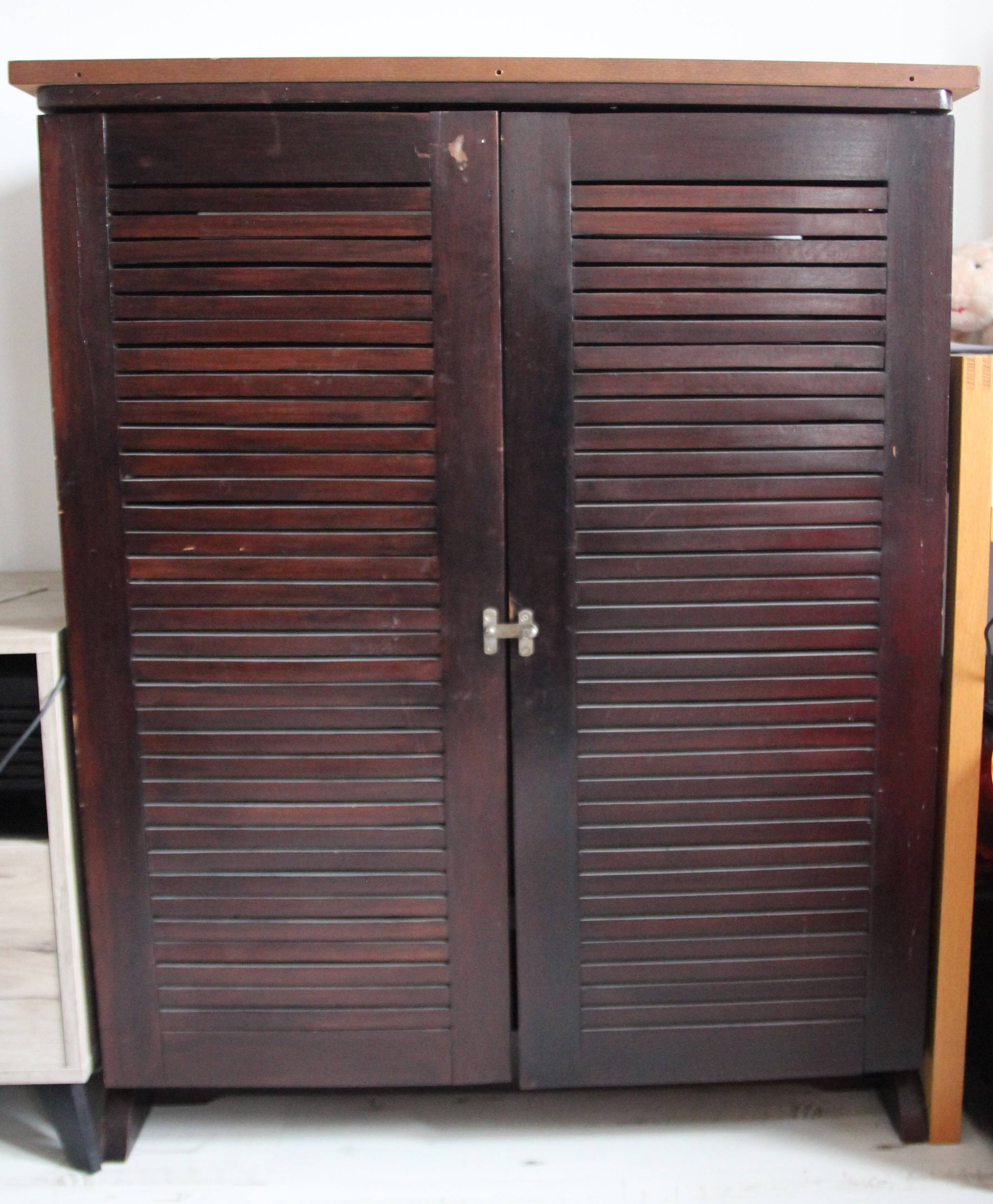Mahogany bar cabinet