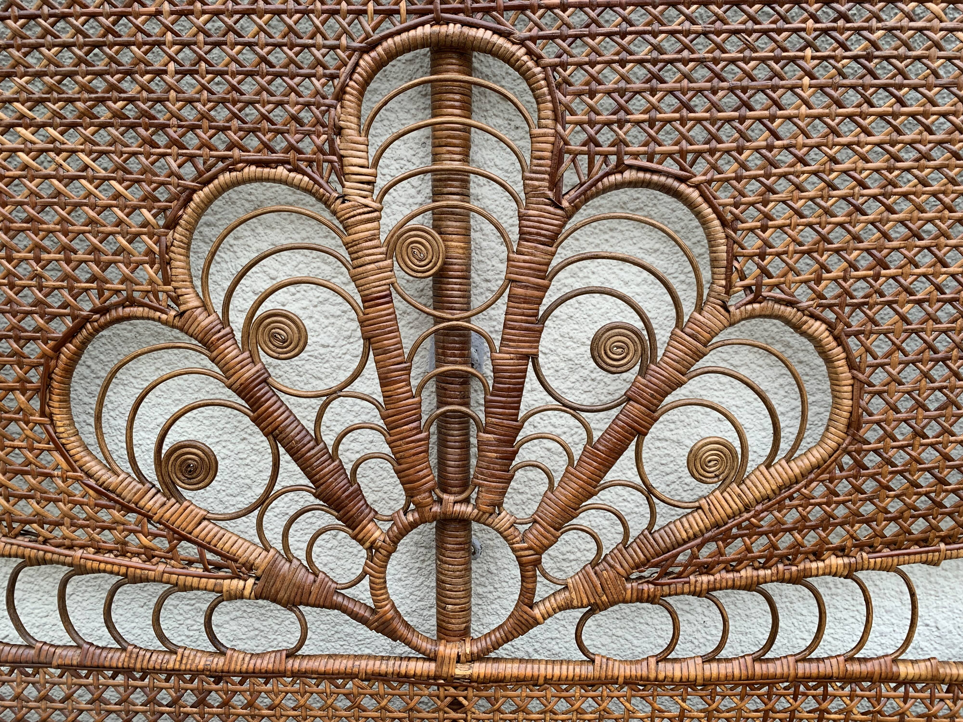 Tête de lit en rotin et cannage Emmanuelle peacock 1960