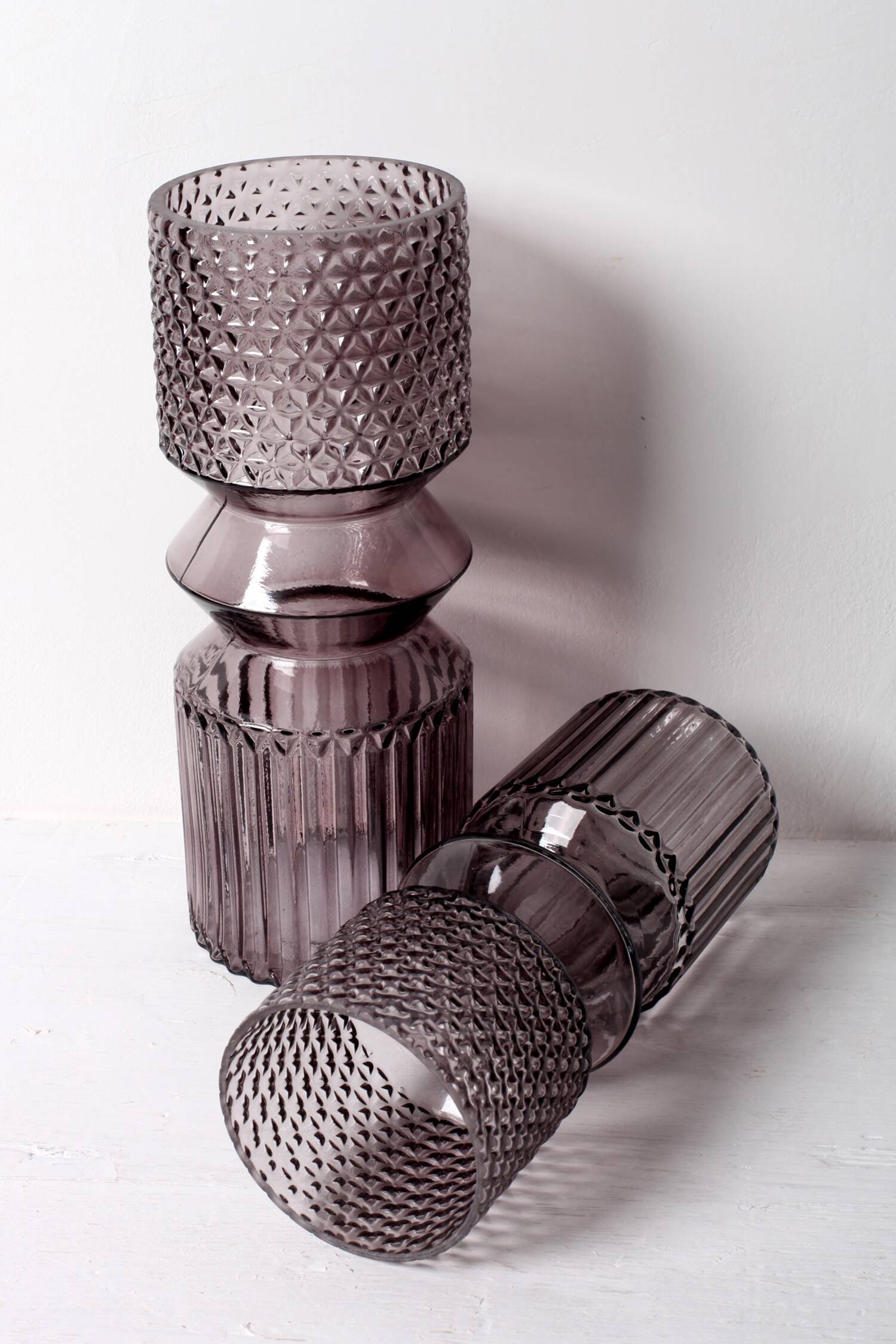 Lot de deux vases en verre vintage violet fumé / Italie / Années 1990