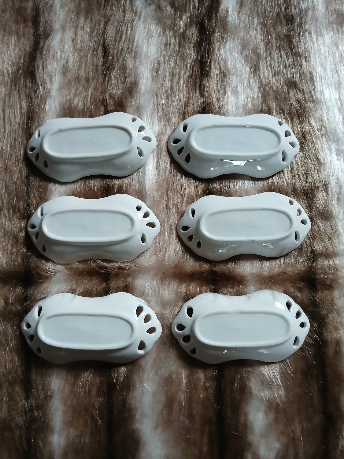 6 white porcelain bowls