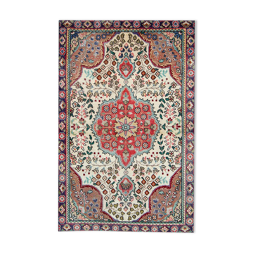 Handwoven oriental cream wool rug, traditional medallion carpet- 90x140cm