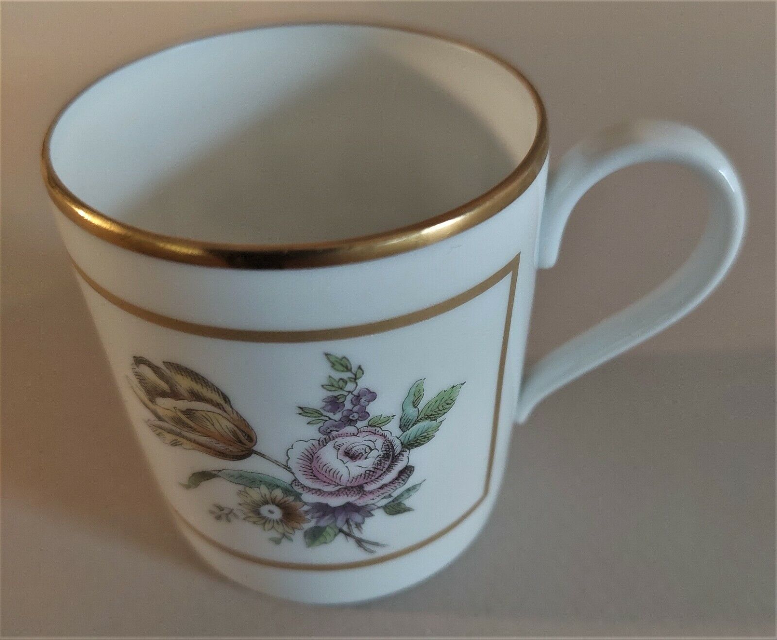 Cups series of six porcelain Hutschenreuther Selb Germany