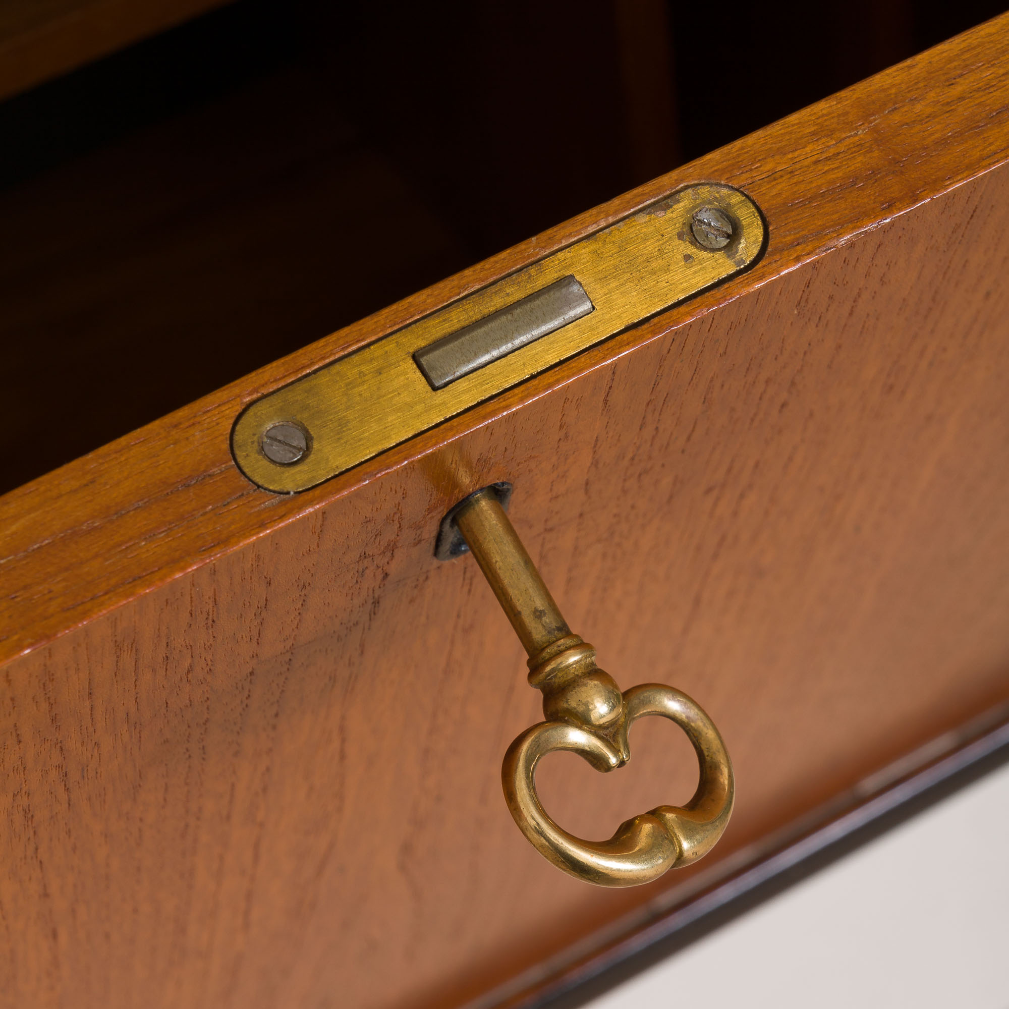 Ergo Wall Unit in teak with 6 shelves and 2 cabinets by John Texmon for Blindheim Møbelfabrikk, 2 ba