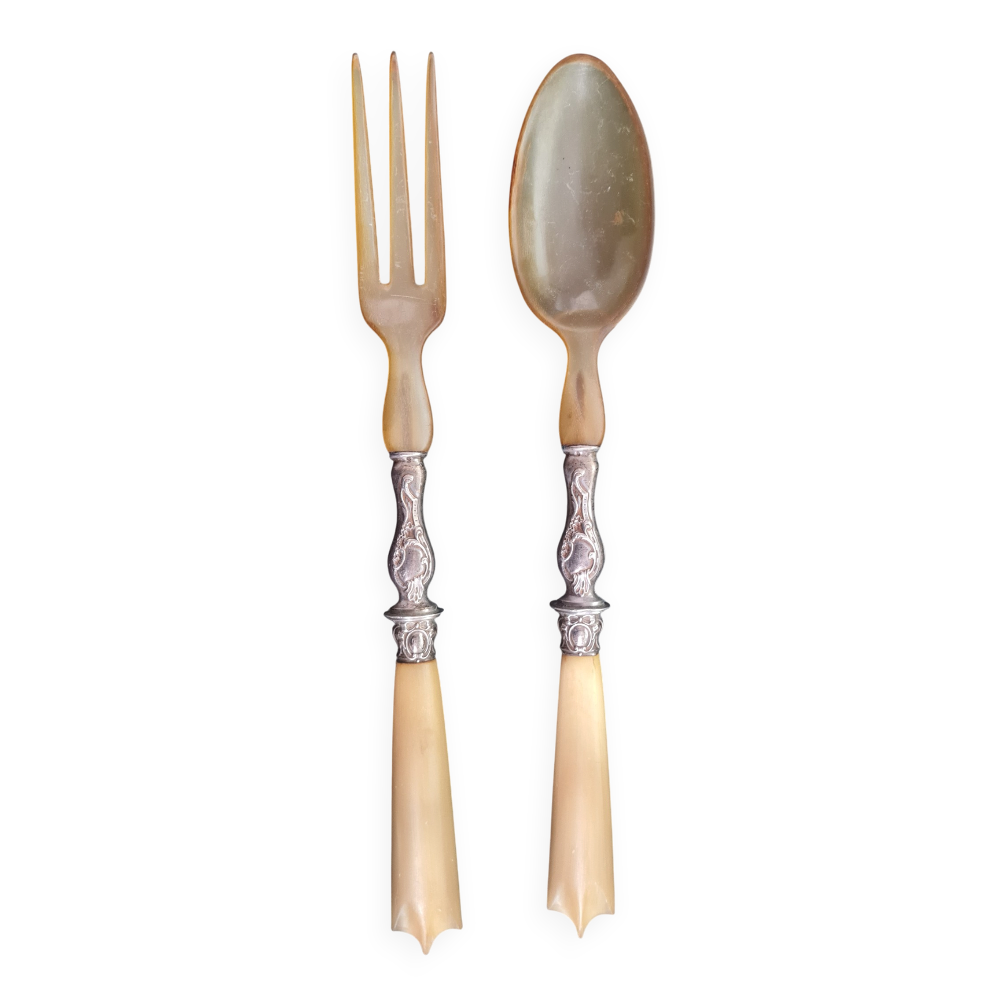 Salad servers