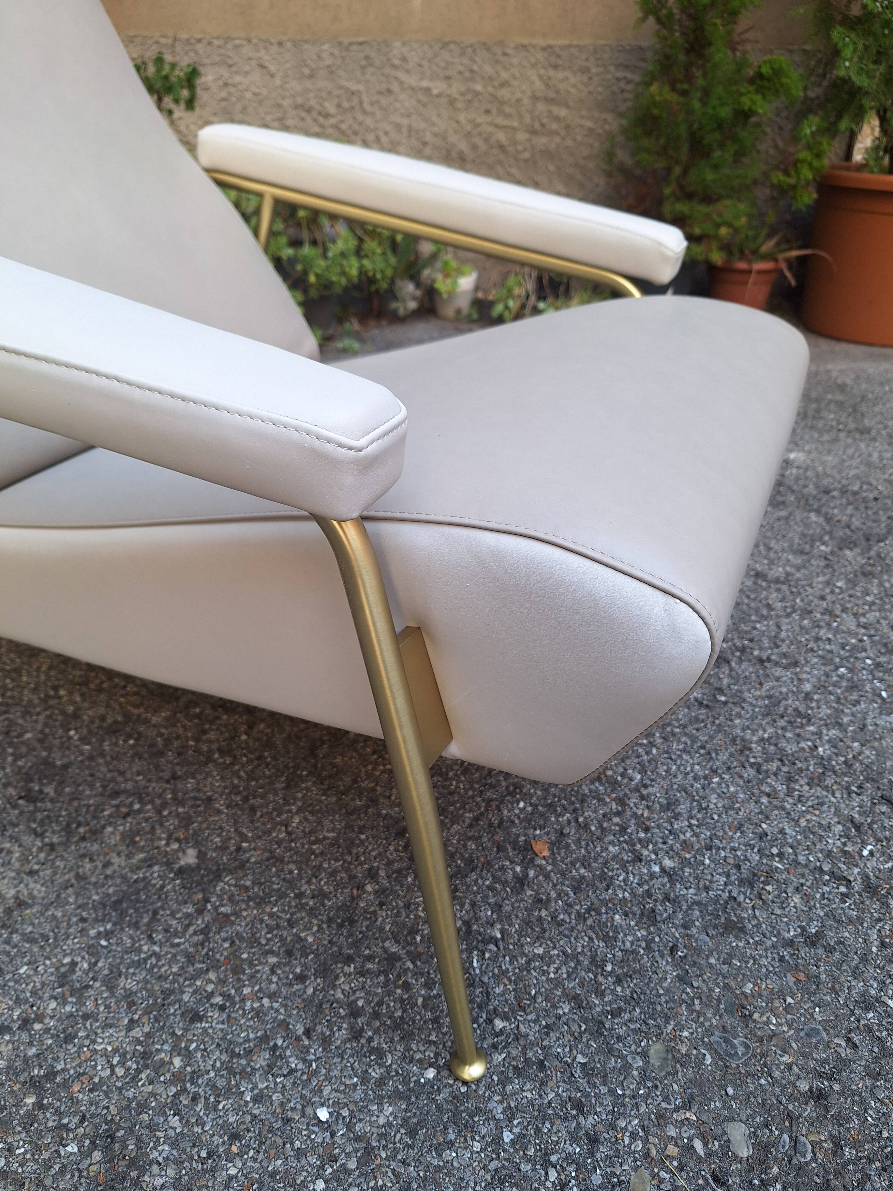 poltrona D.153.1 deza distex en cuir gio ponti pour molteni