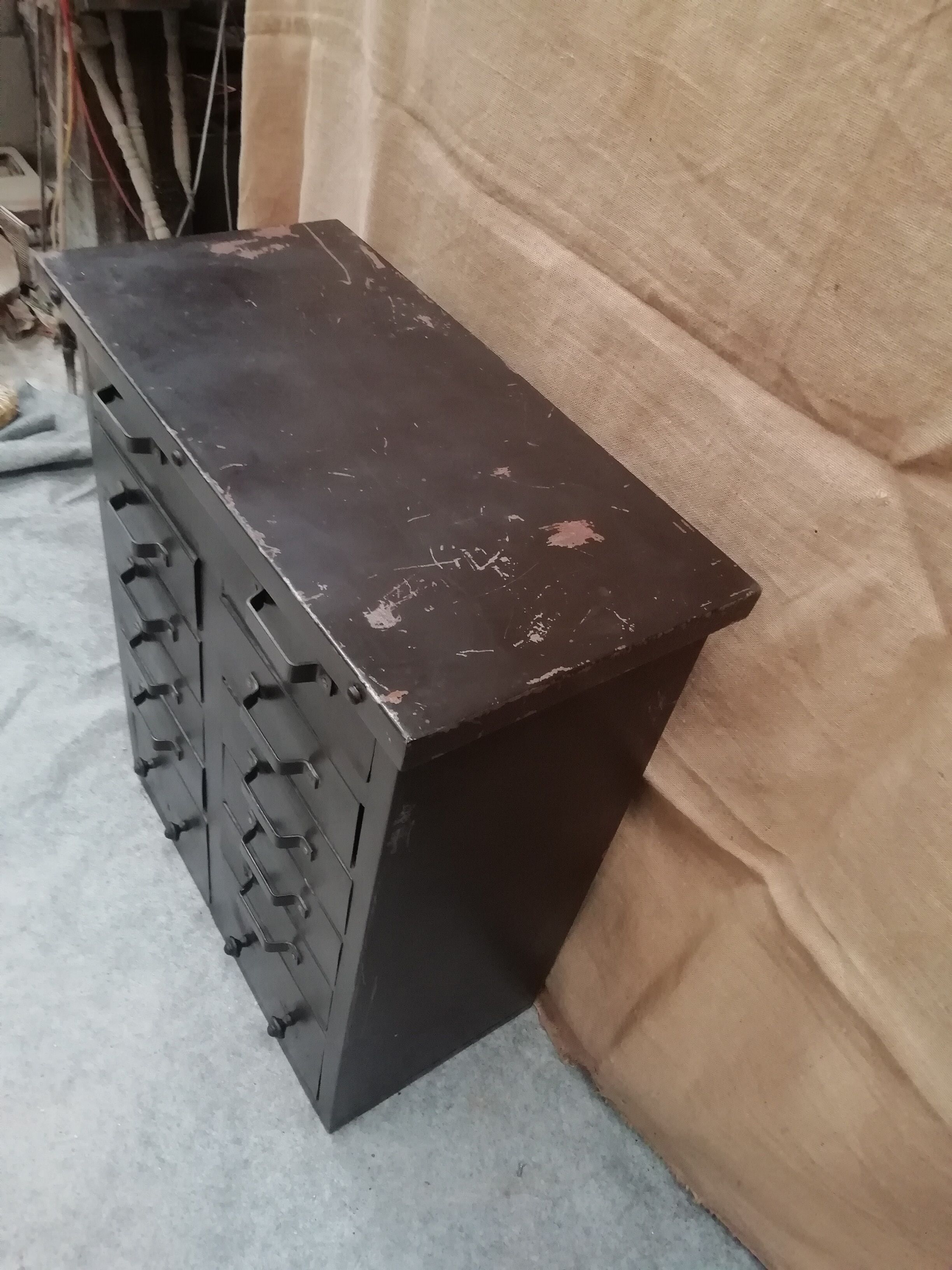 Workshop furniture with 11 drawers