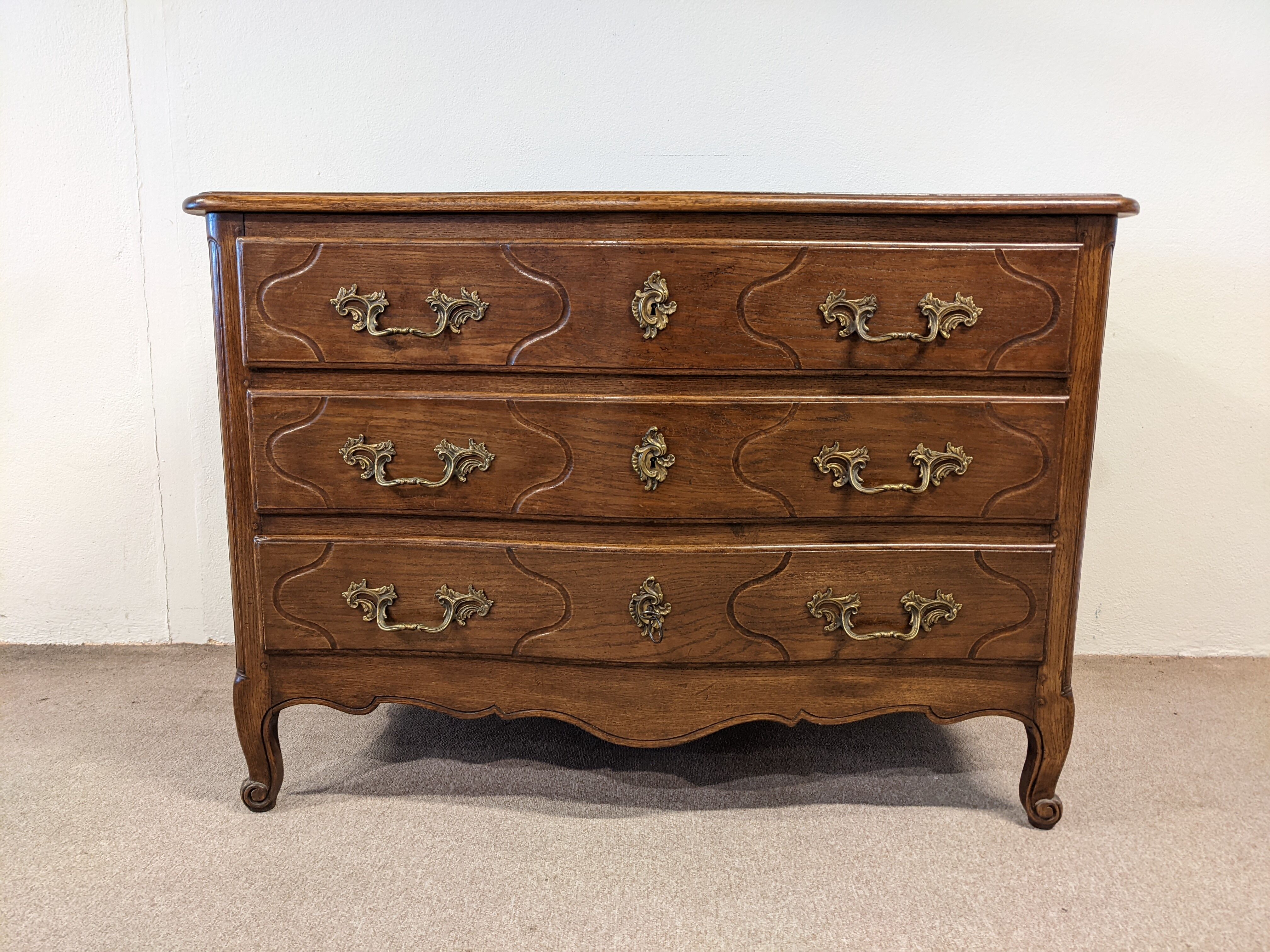 Commode Louis XV en chêne