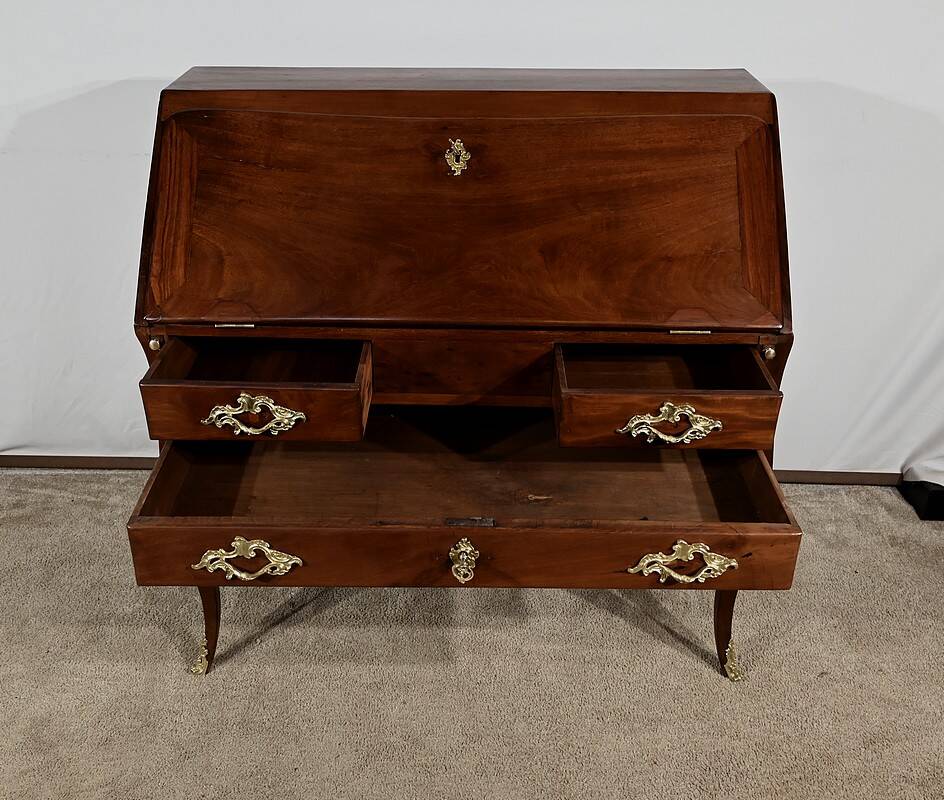 Small Port Desk in Cuban Mahogany, Louis XV – 18th Century