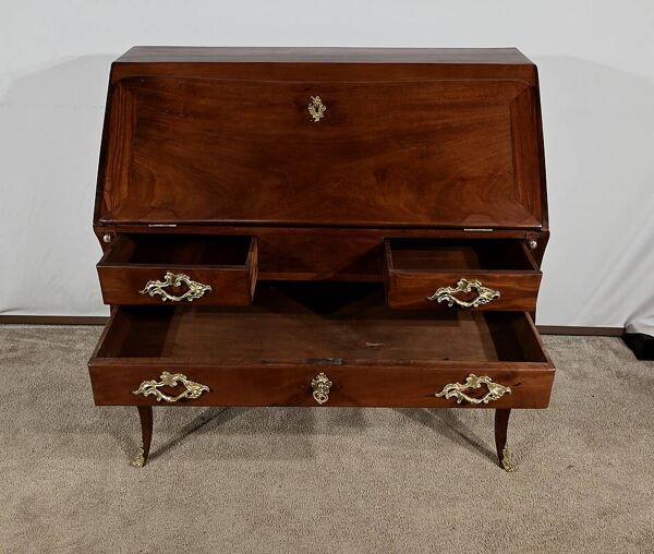 Petit Bureau de Port en Acajou de Cuba, époque Louis XV – XVIIIe