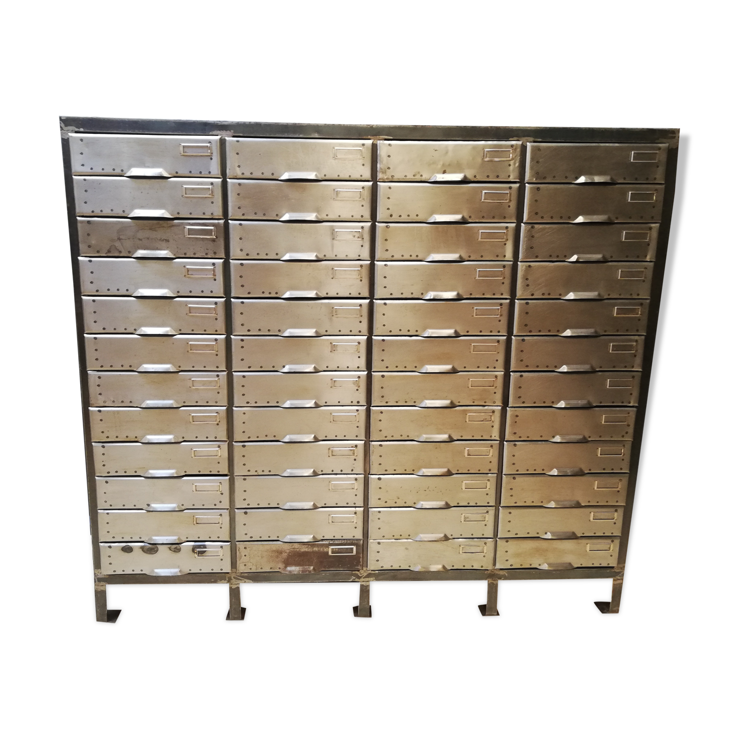 Industrial clamshell cabinet, metal lockers