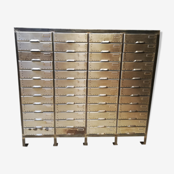 Industrial clamshell cabinet, metal lockers