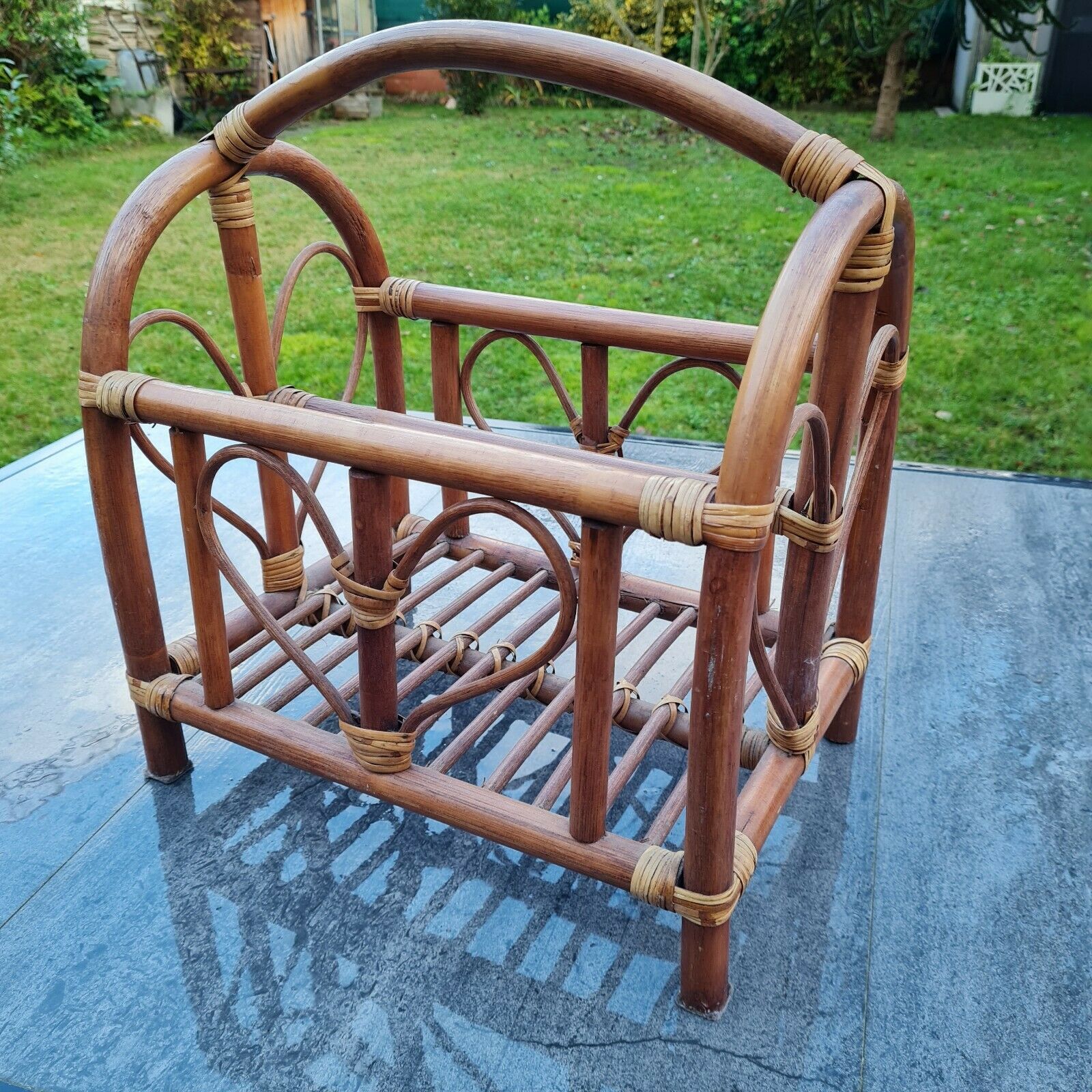 Vintage rattan magazine door