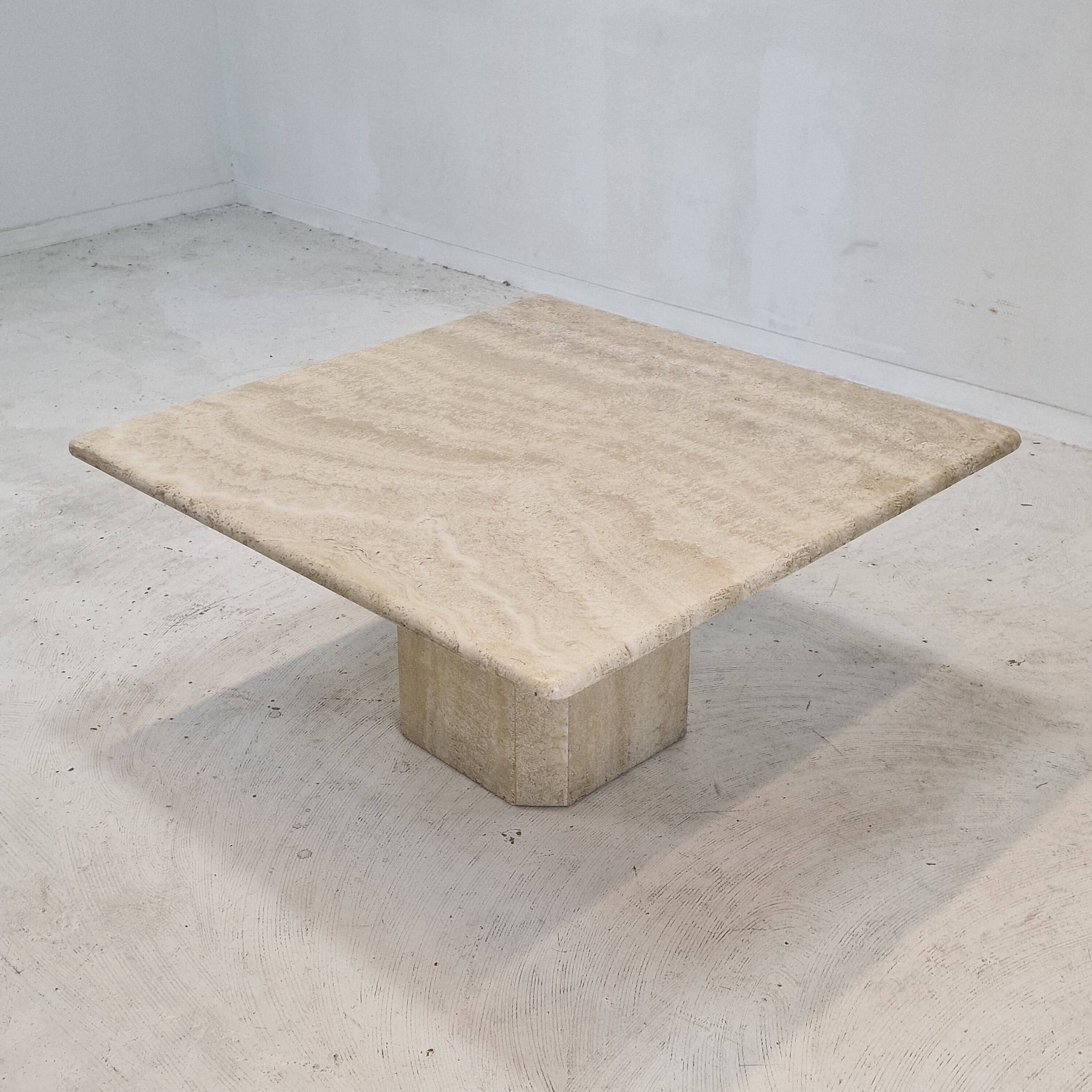 Italian coffee table in travertine, 1980s