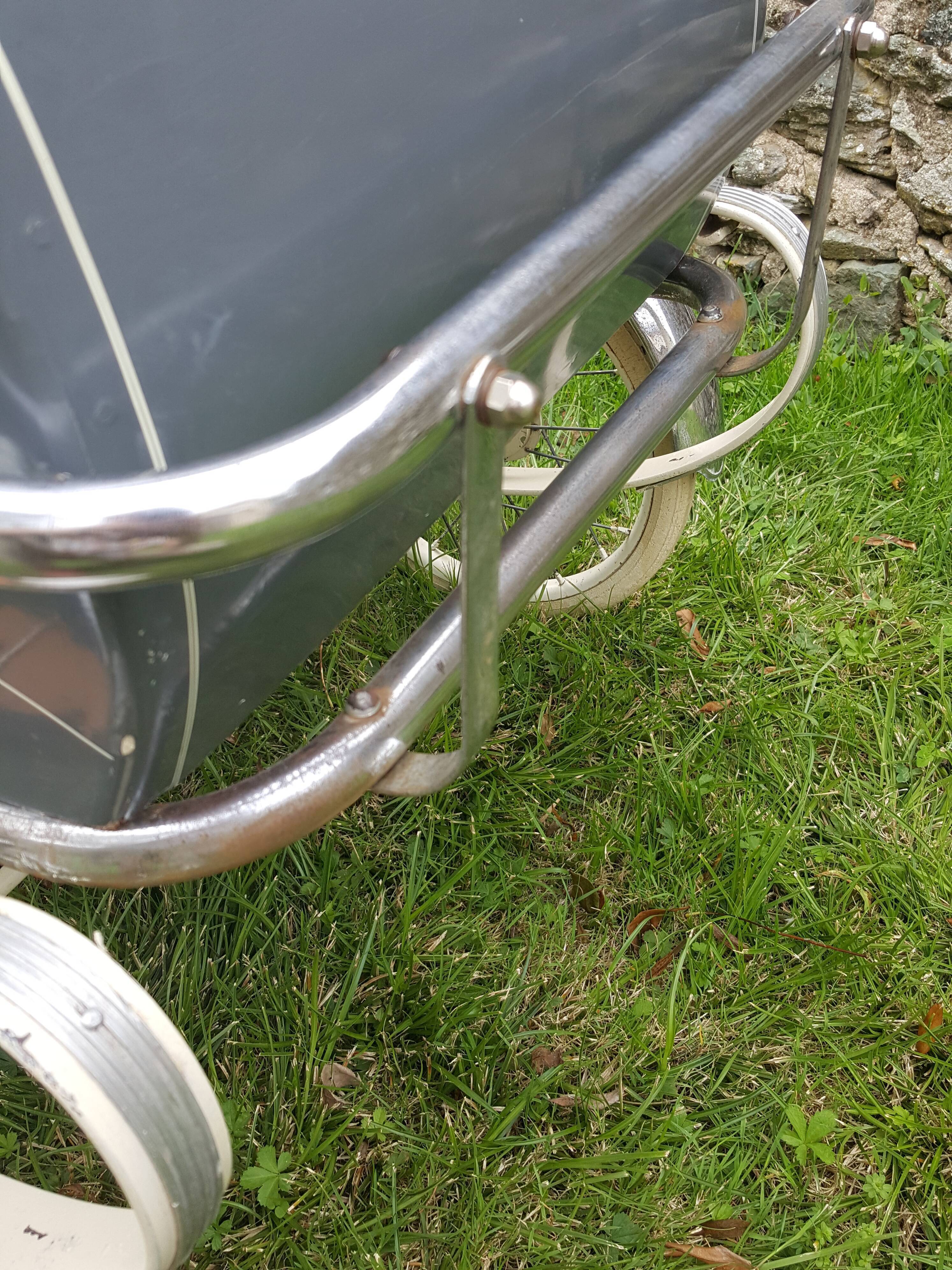 former 1950s pram that can be turned into a stroller