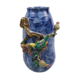 Chinese vase in polychrome glazed terracotta.