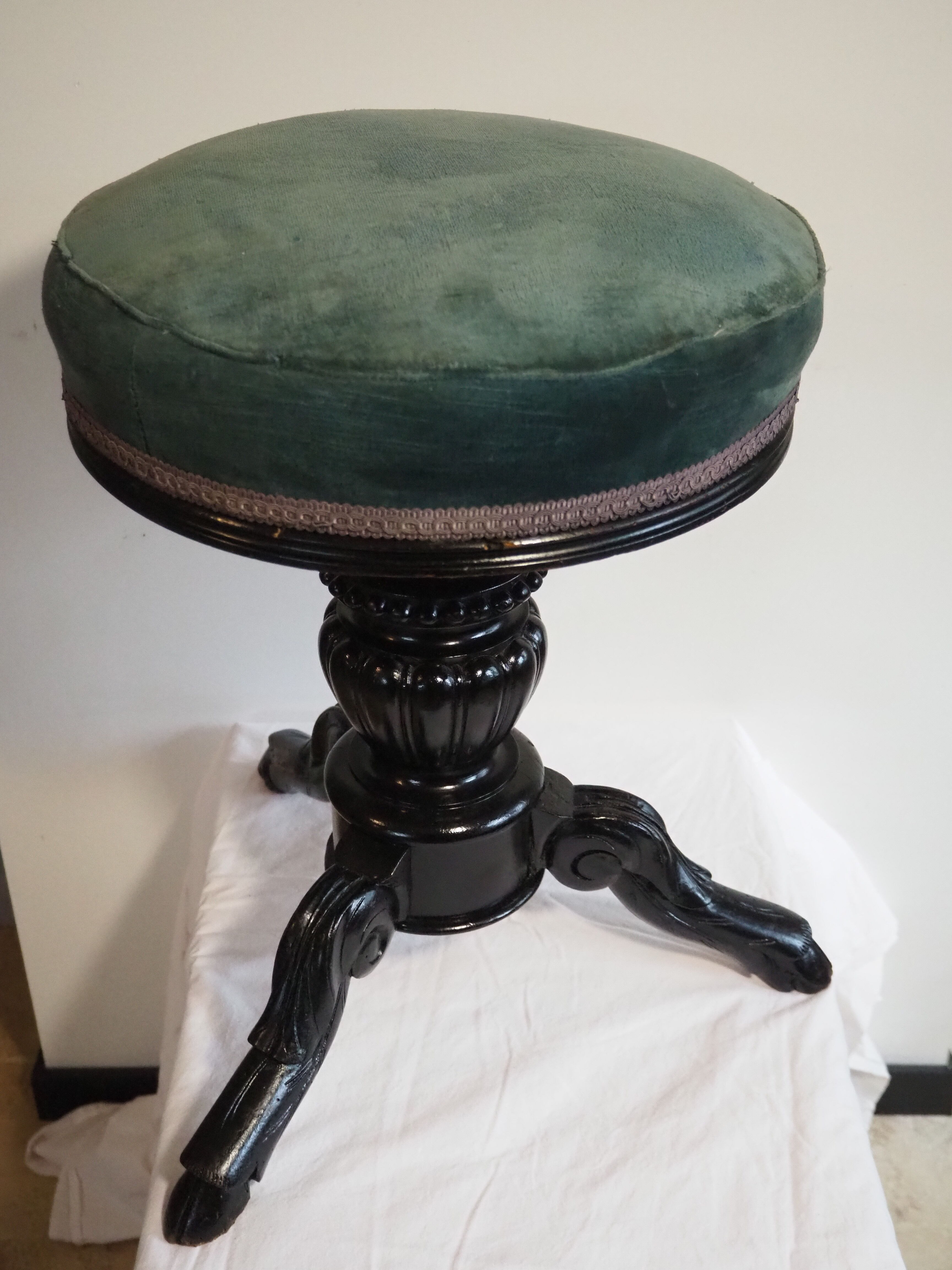 Napoleon III piano stool - tripod, doe feet