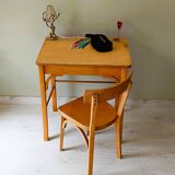 Bureau et chaise pour enfant signés Baumann
