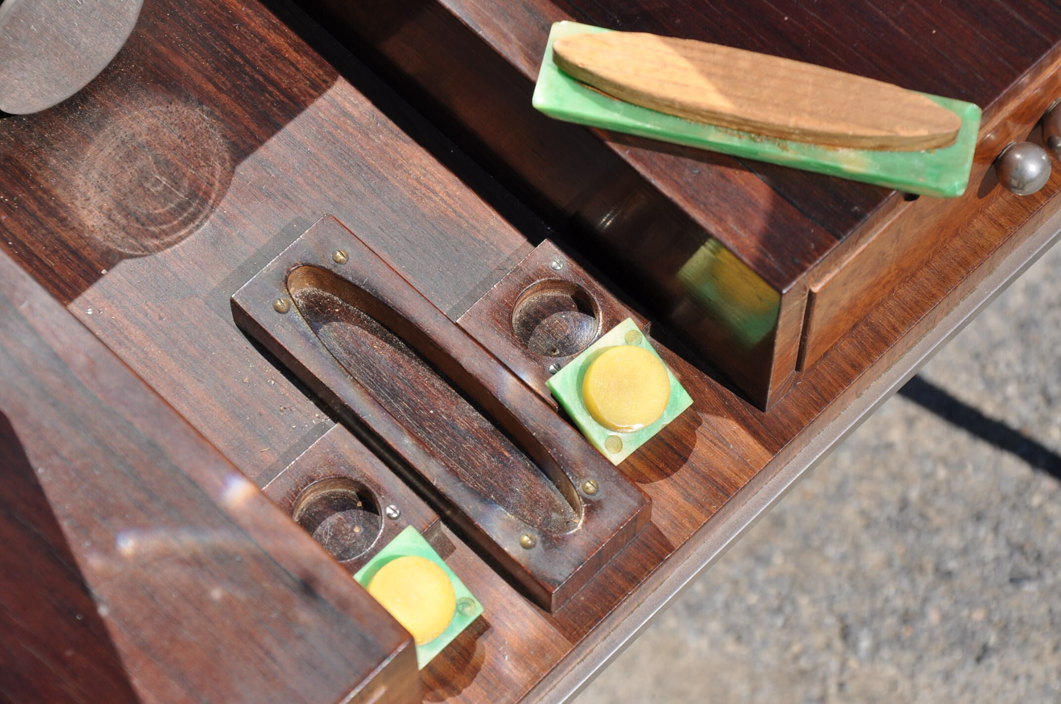 Child dressing table