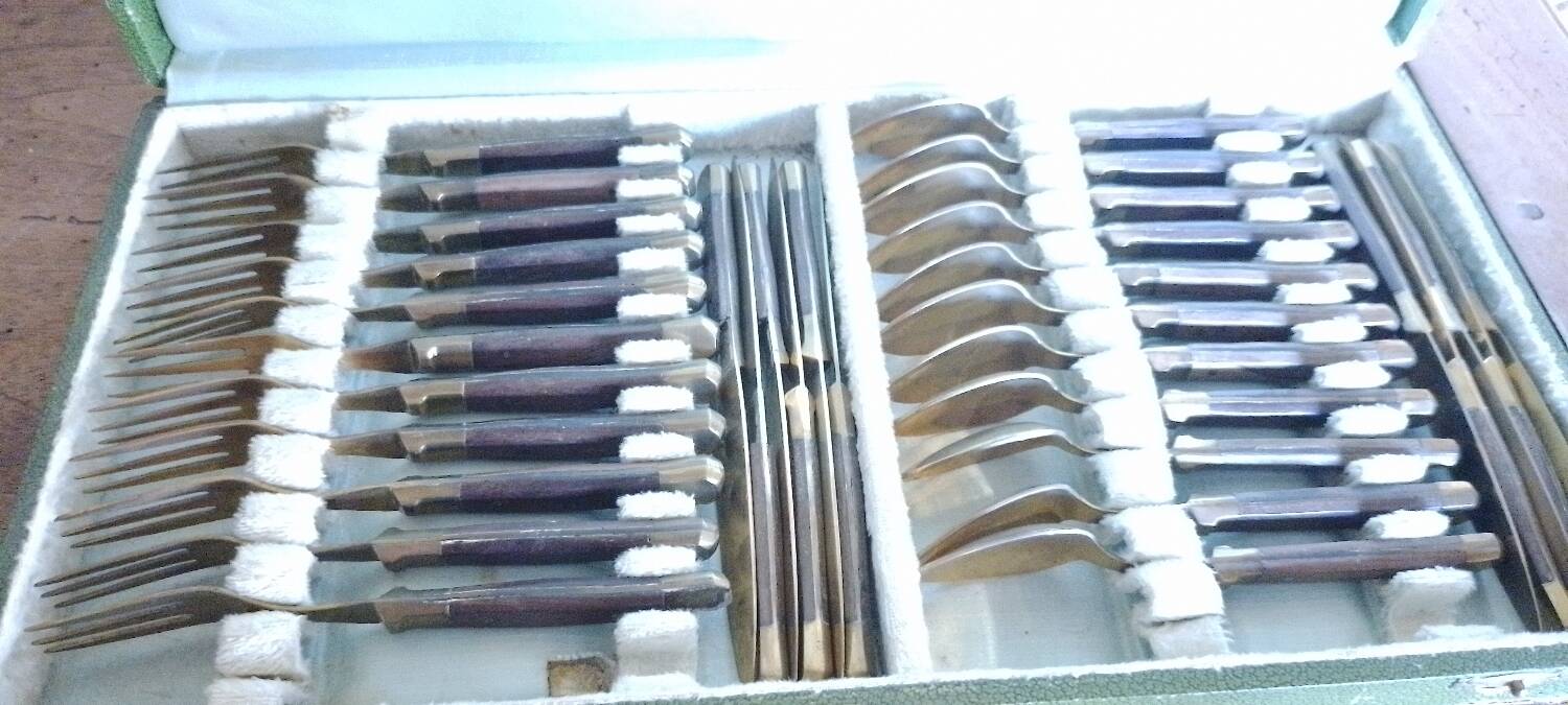 Service Uchatius Bronce