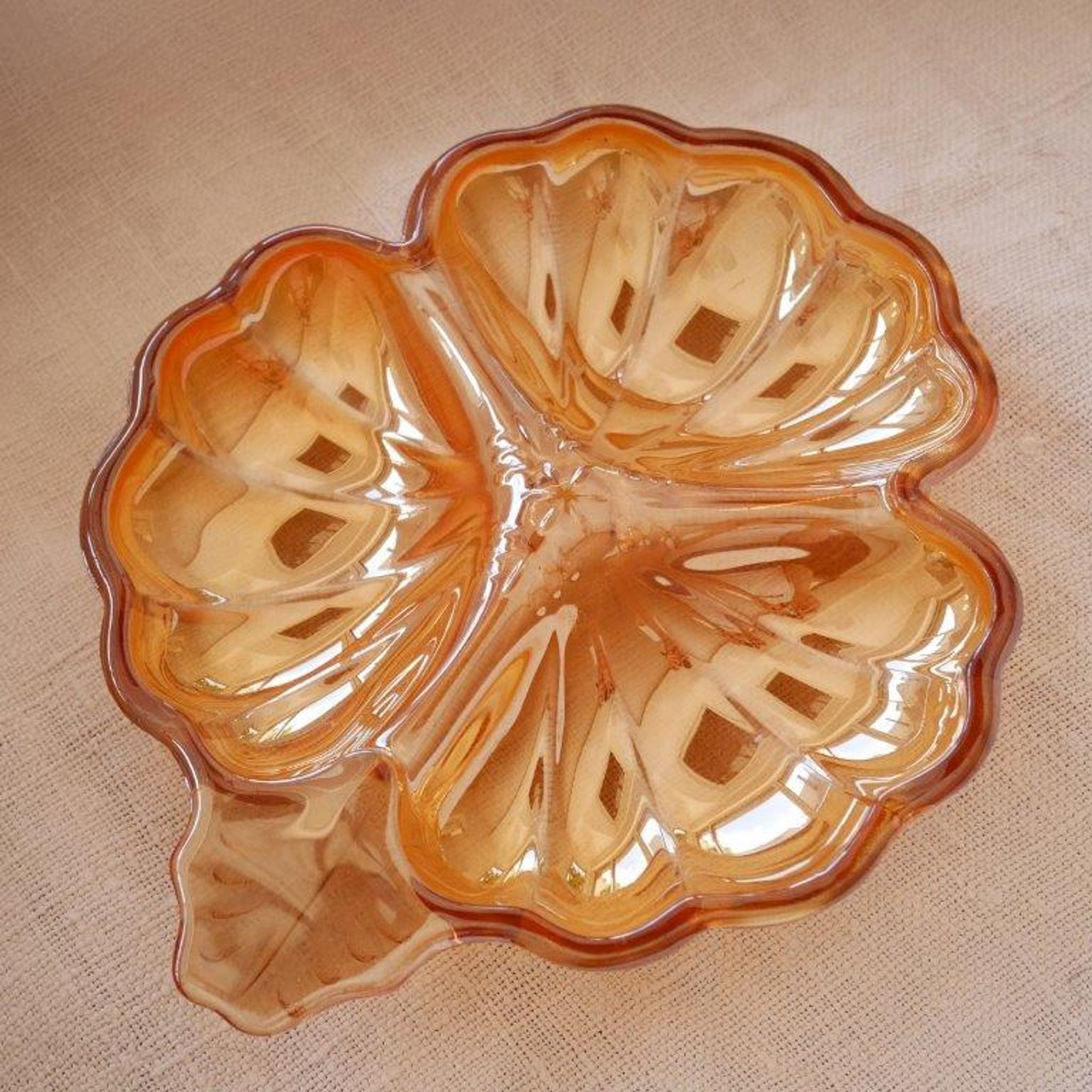 Vide-poche fleur orangé irisé