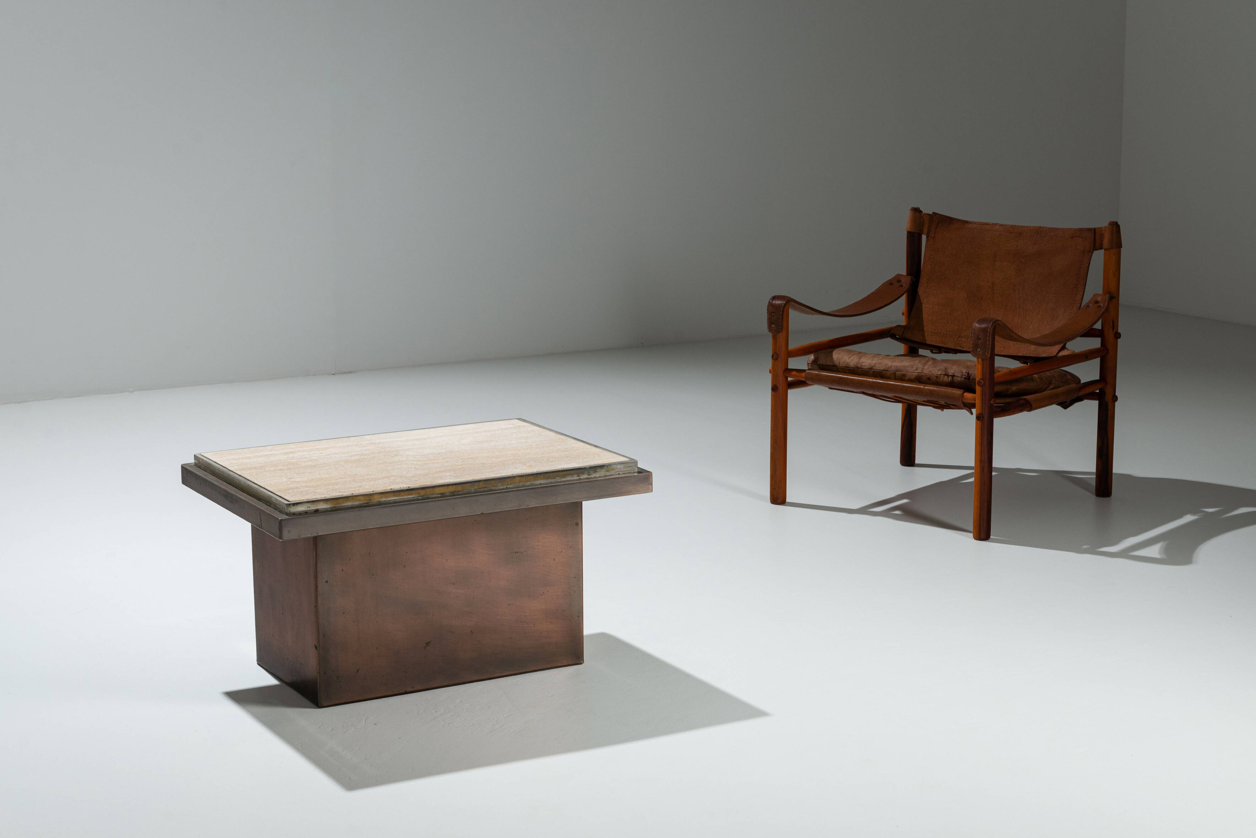 Belgochrom coffeetable in polished metal and travertin