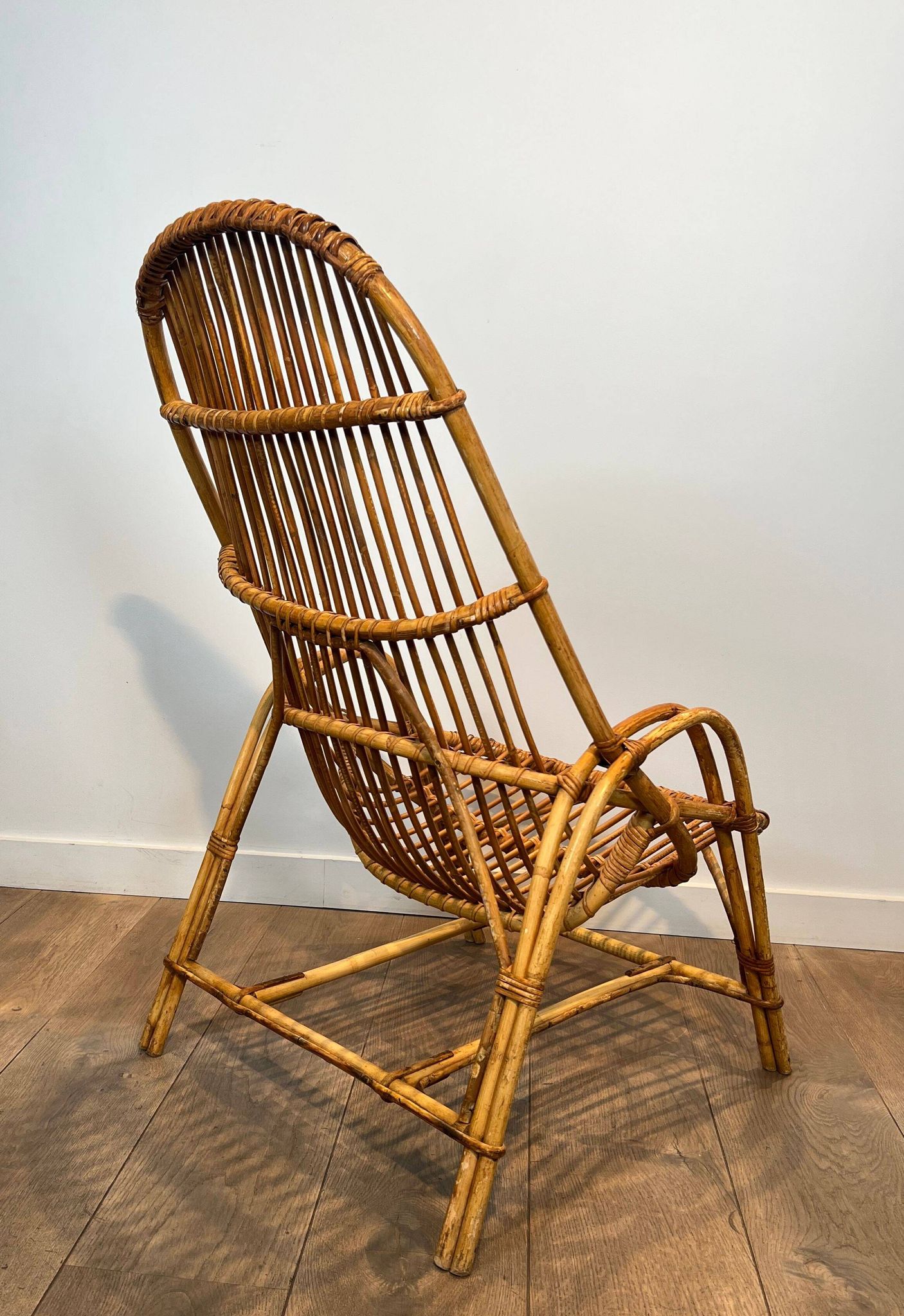 Paire de fauteuils design en rotin