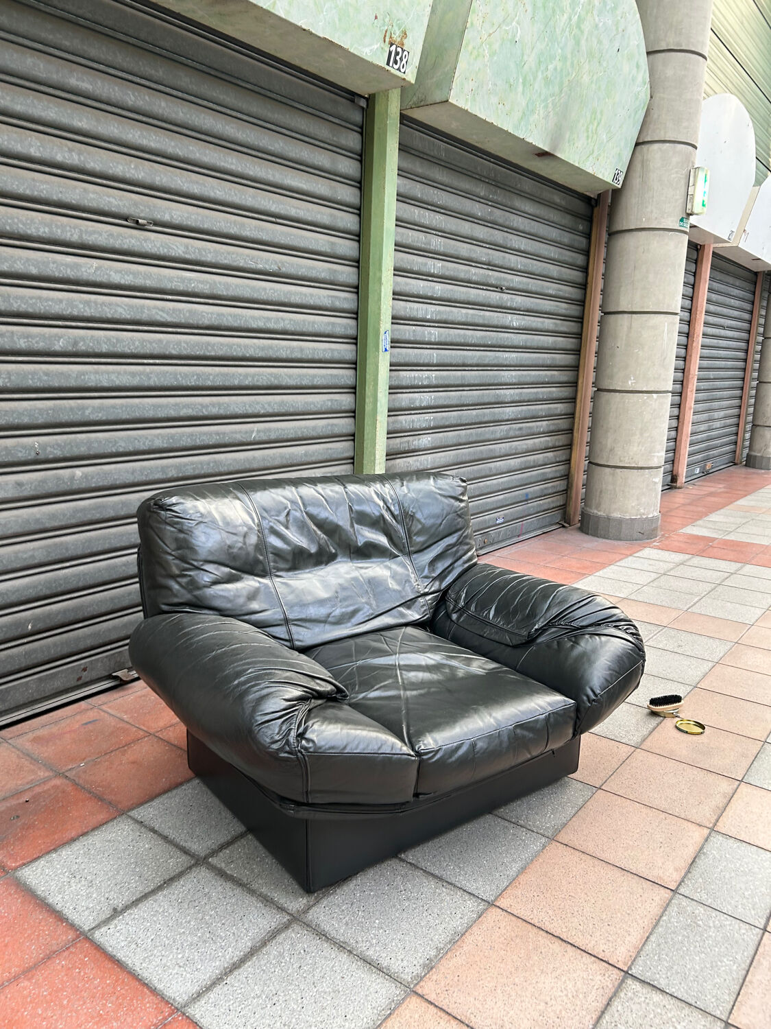 Henry Sooner leather armchair