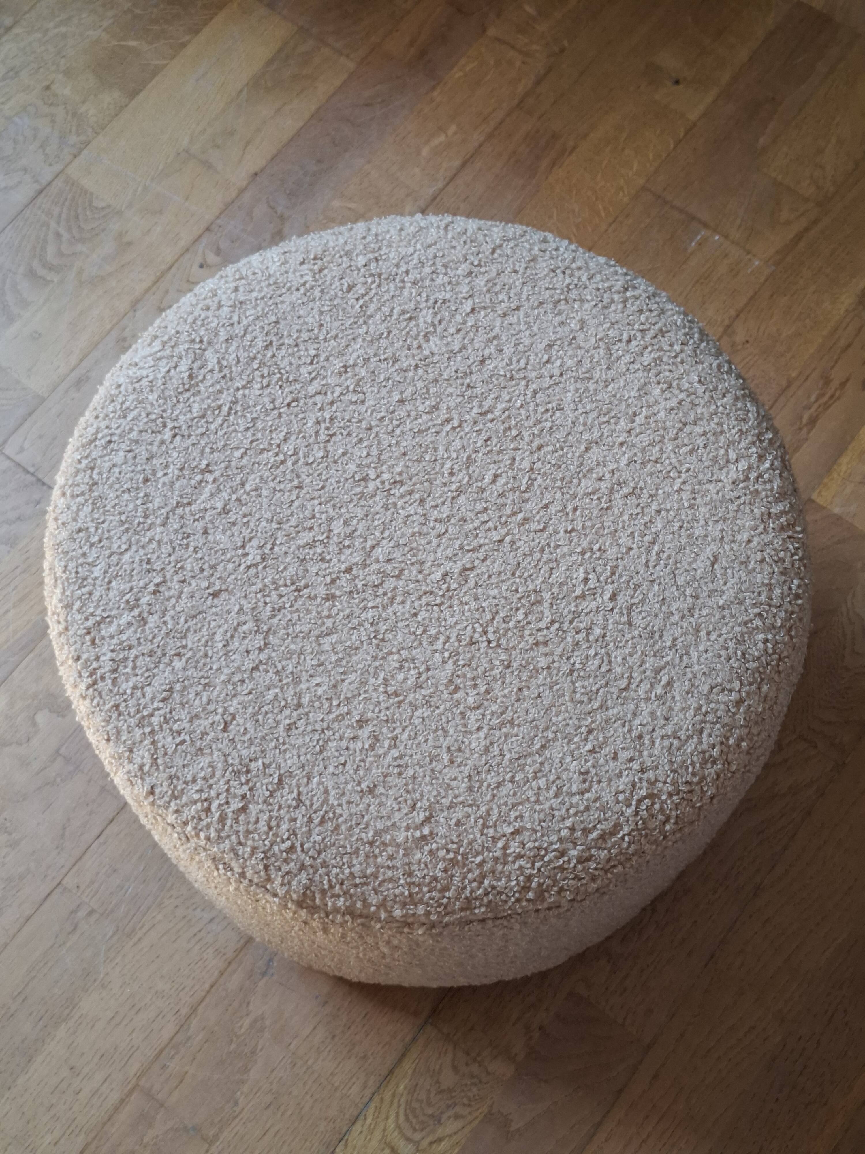 Pouffe footstools
