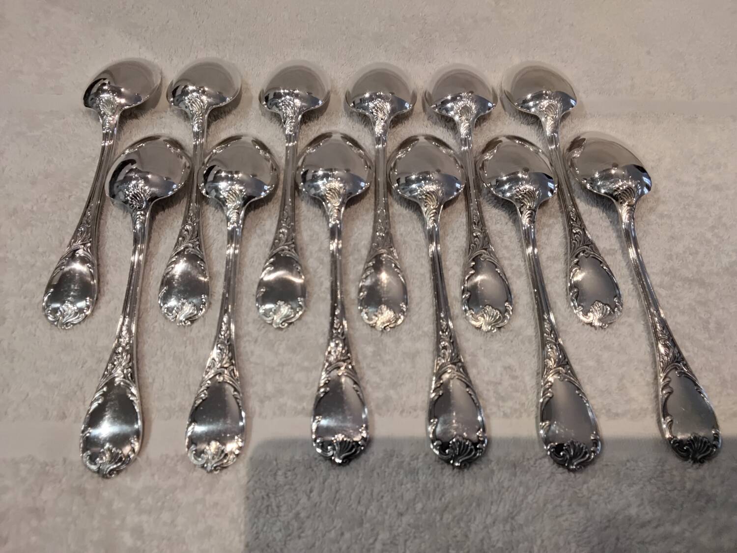 12 silver plated soup spoons by Christofle Marly, 20.6 cm