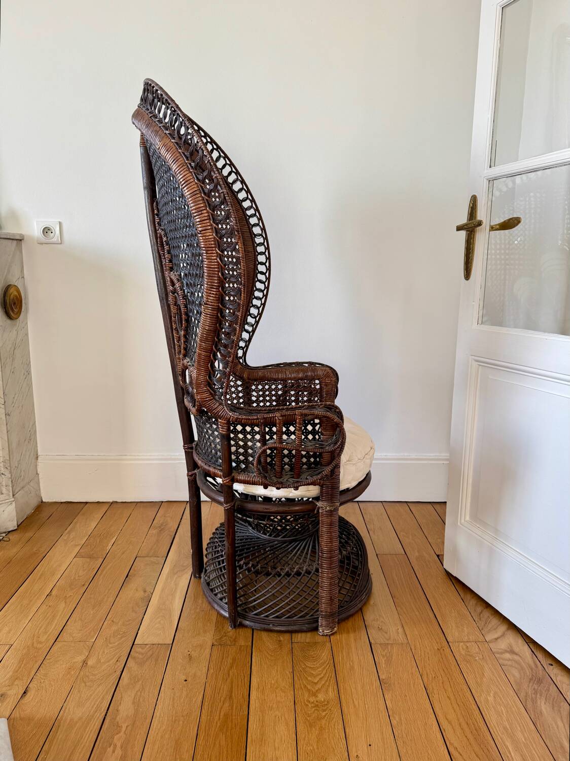 Pomaré Emmanuelle Armchair