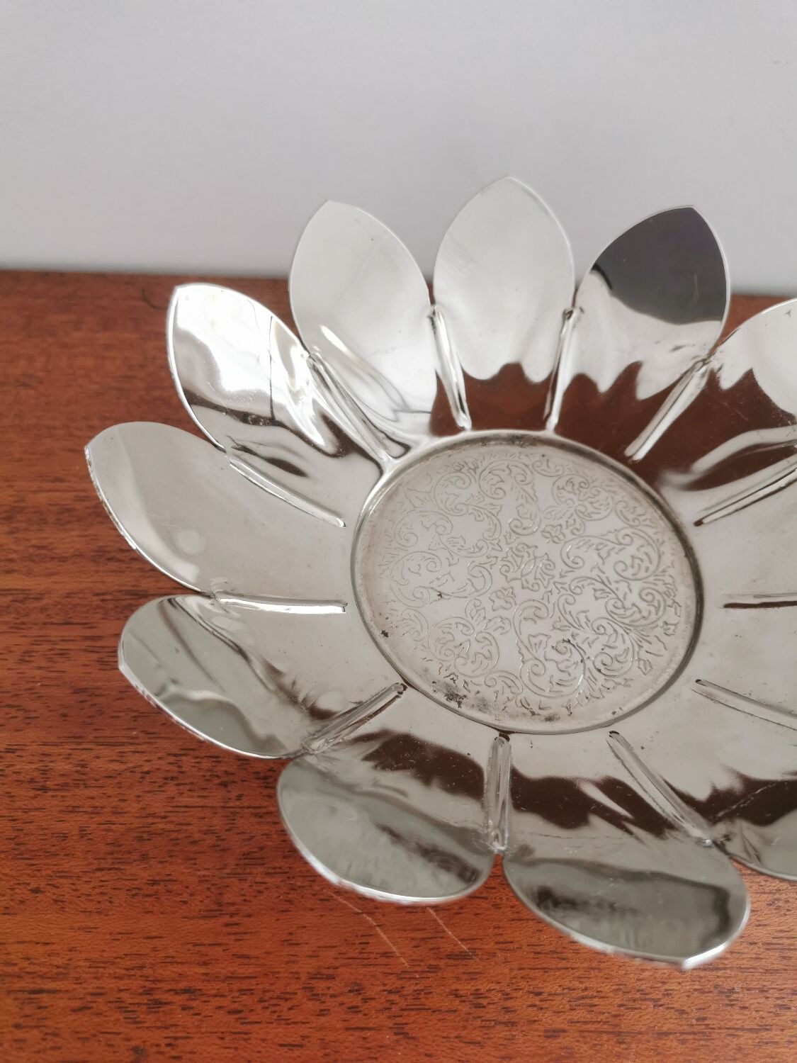 Empty metal flower pocket
