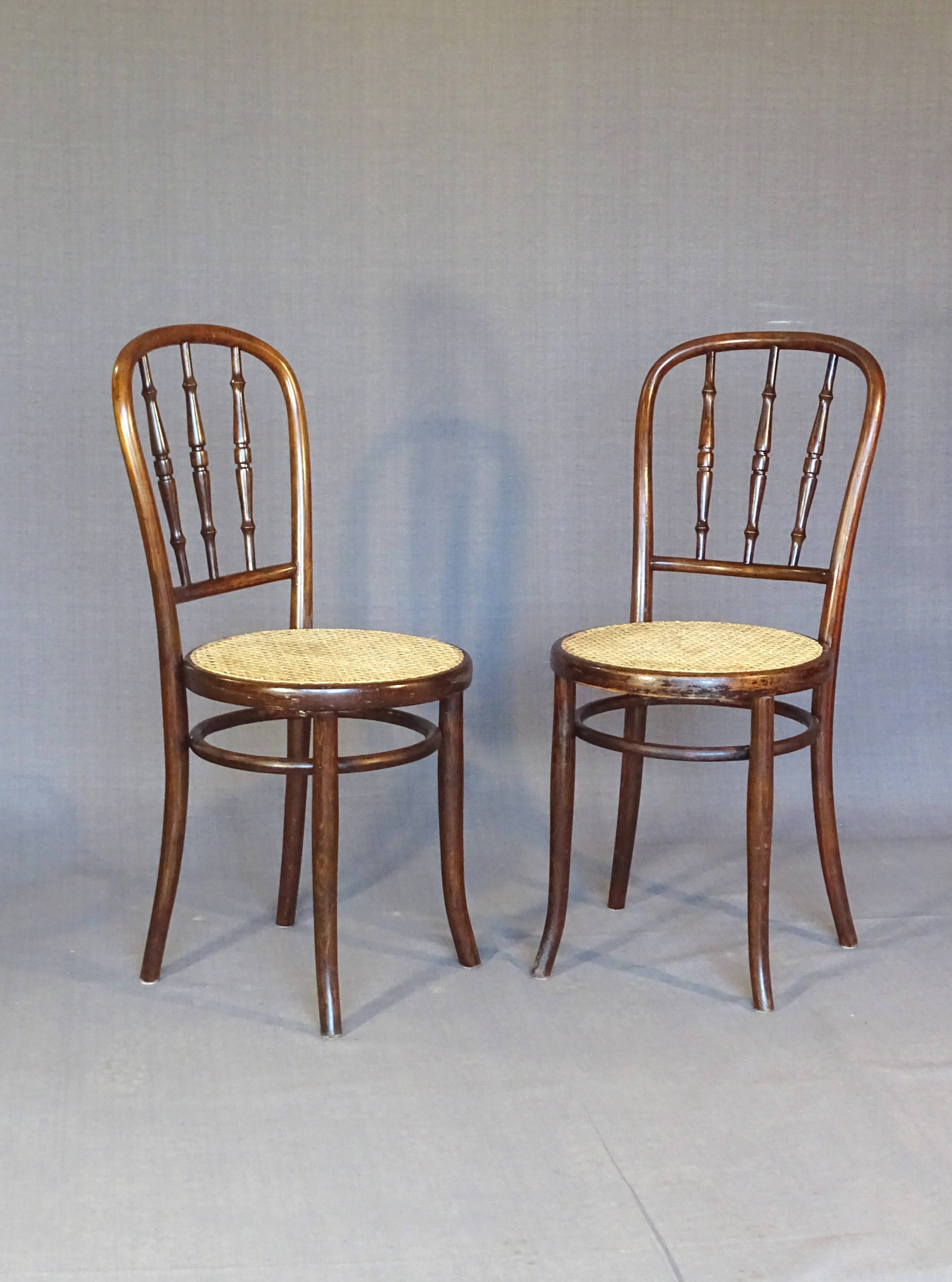 Set of 2 Kohn bistro cane chairs 1920 - bentwood -