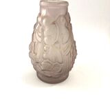 Art Deco vase in pink pressed glass with bird decoration