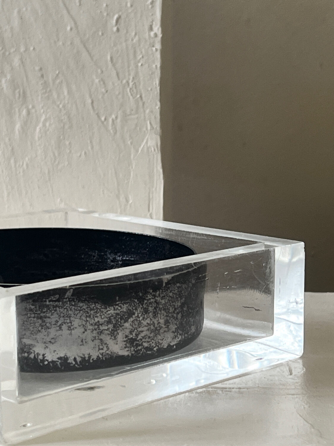 Ashtray design in Plexiglass and chrome metal, Guzzini 1970