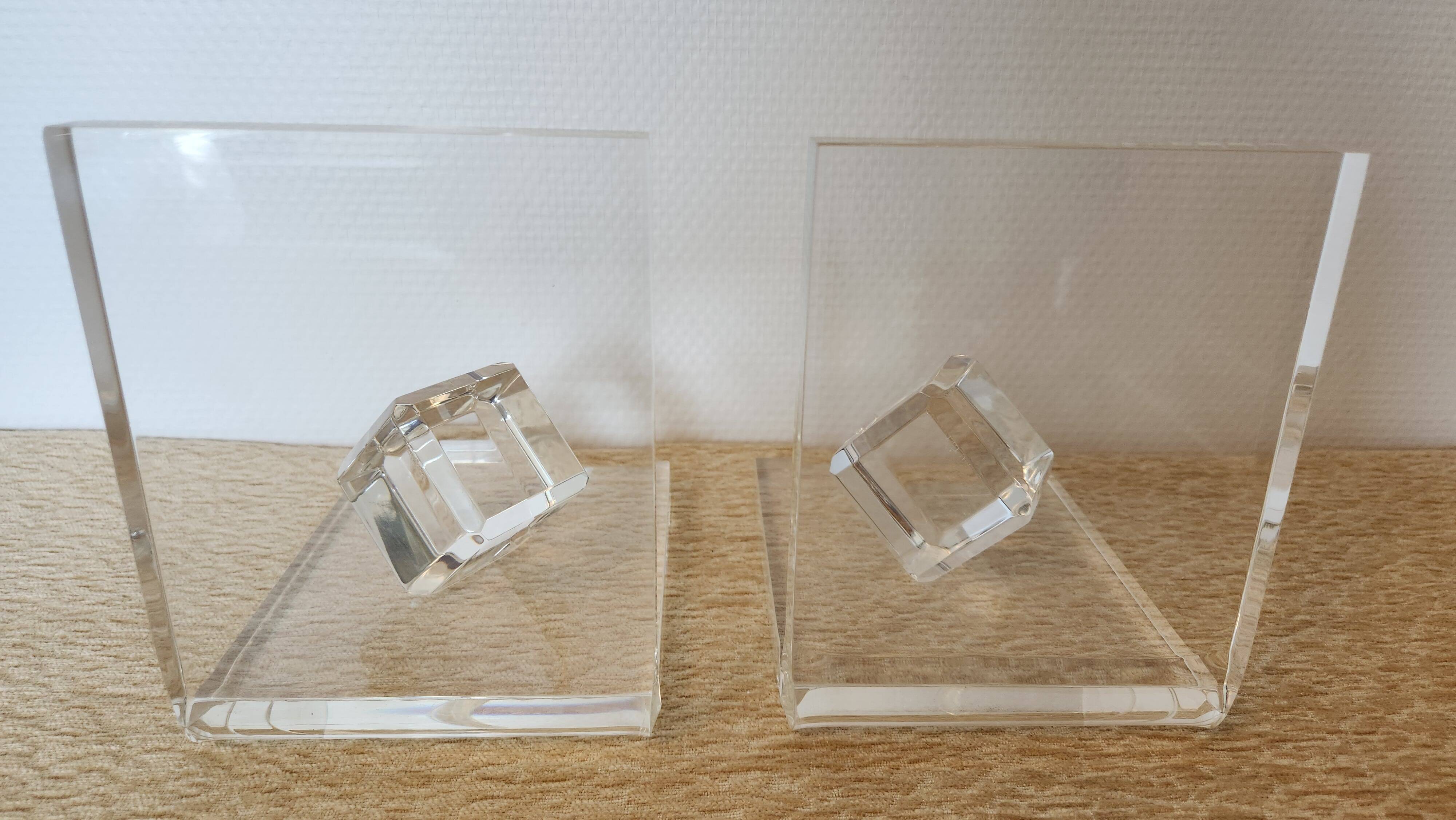 Pair of solid plexiglass bookends, faceted cubes, 1980s