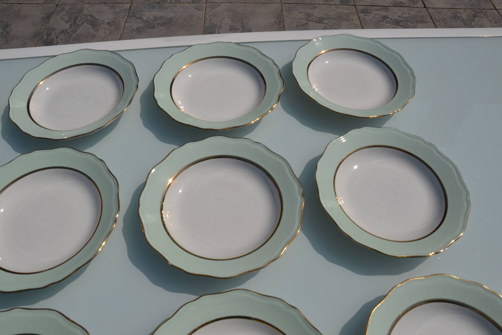 12 assiettes creuses vertes "l'amandinoise"