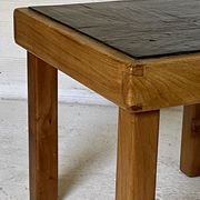Table basse en orme et ardoise par Maison Regain 1970