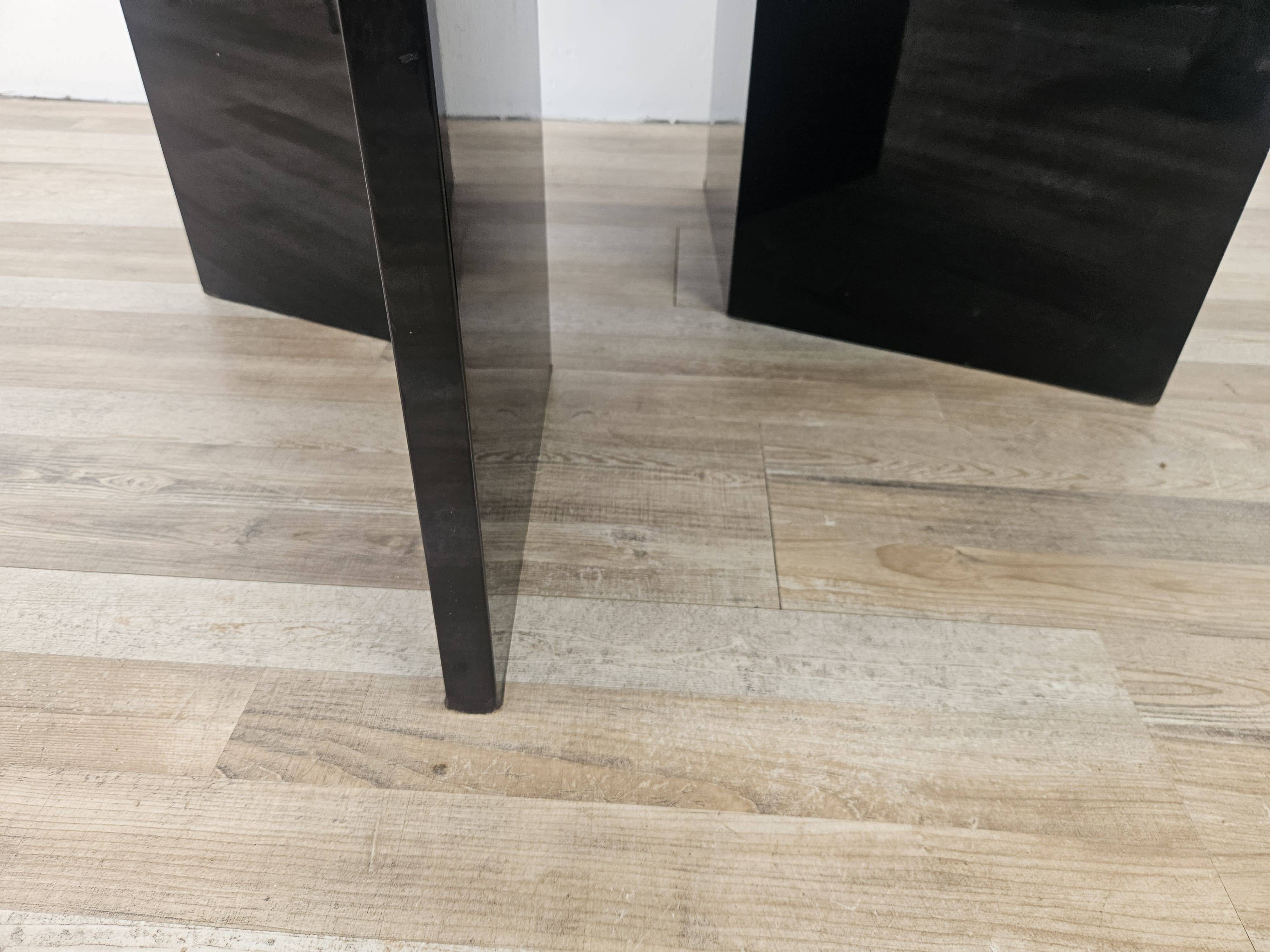 Table basse carrée des années 70 aux motifs géométriques