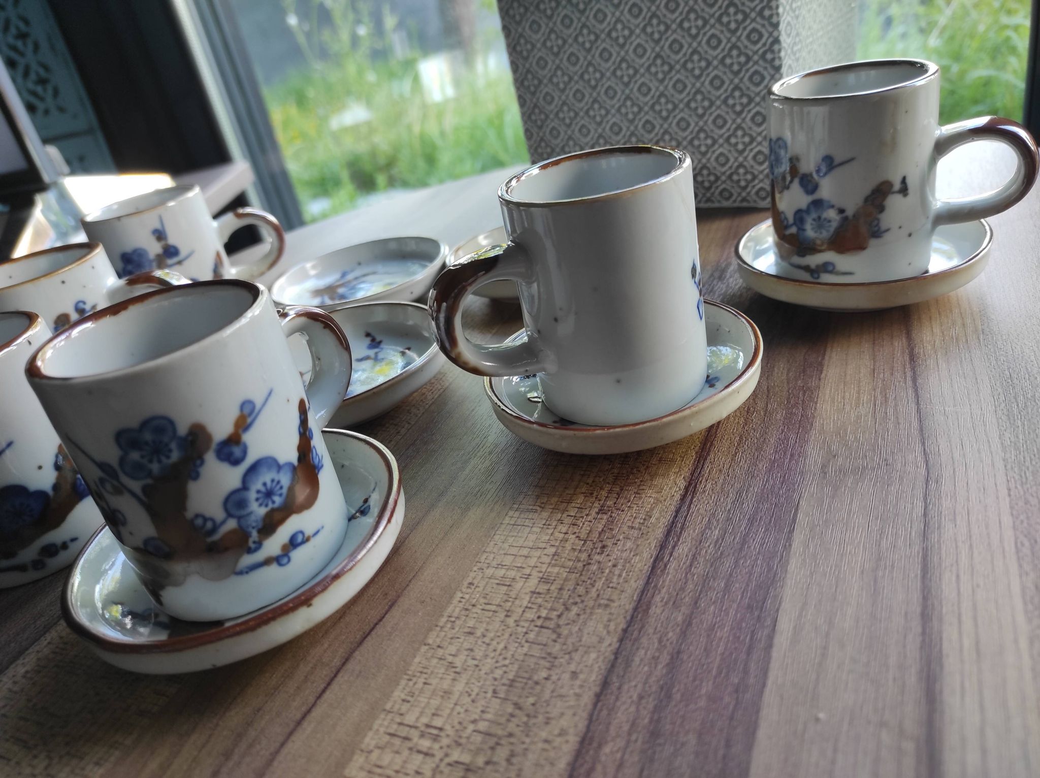 Lot de 6 tasses et 6 soucoupes à café en grès français